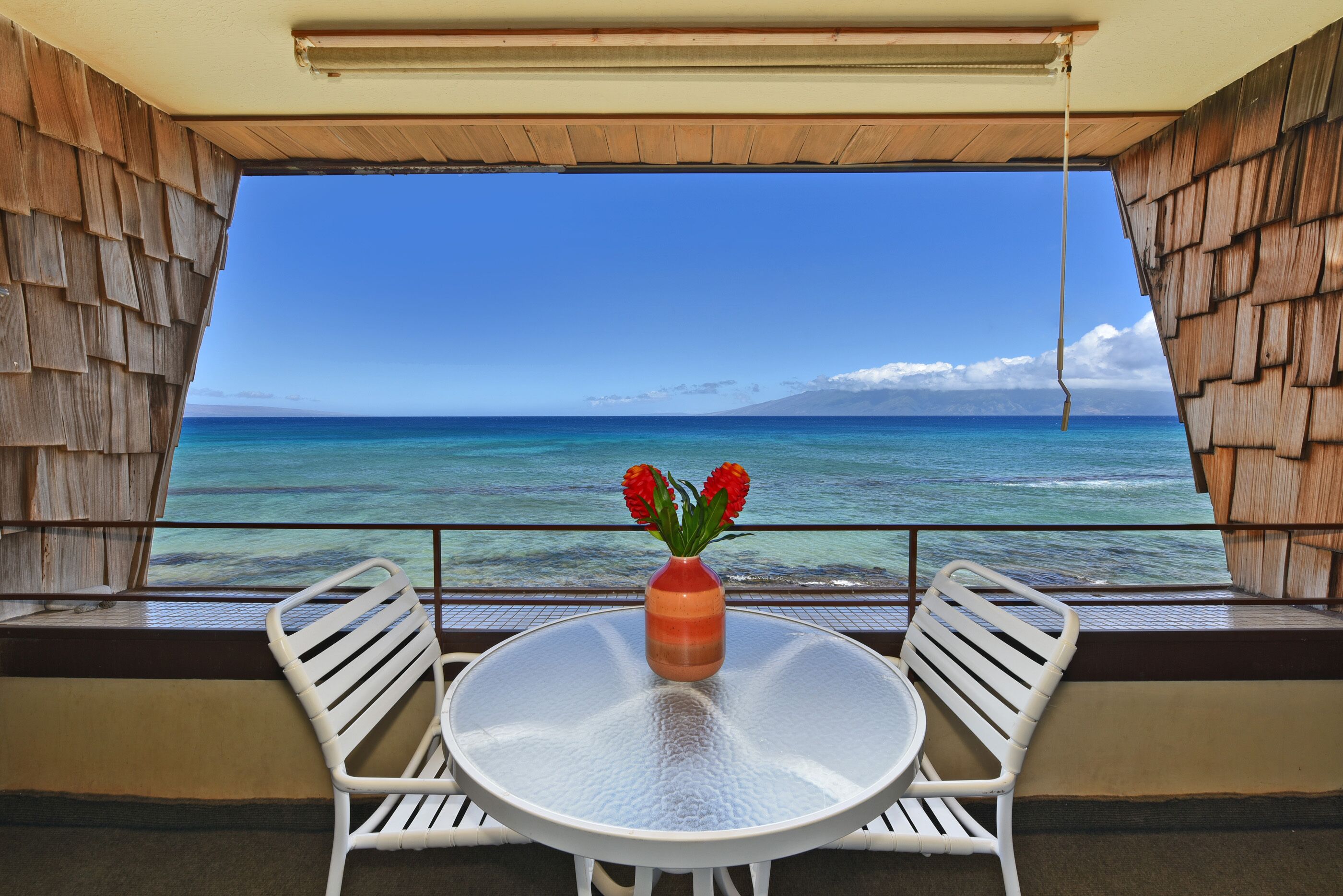 DISCOUNTED RATES! 305 Beautiful oceanfront 2 bed, 2 bath 3rd floor