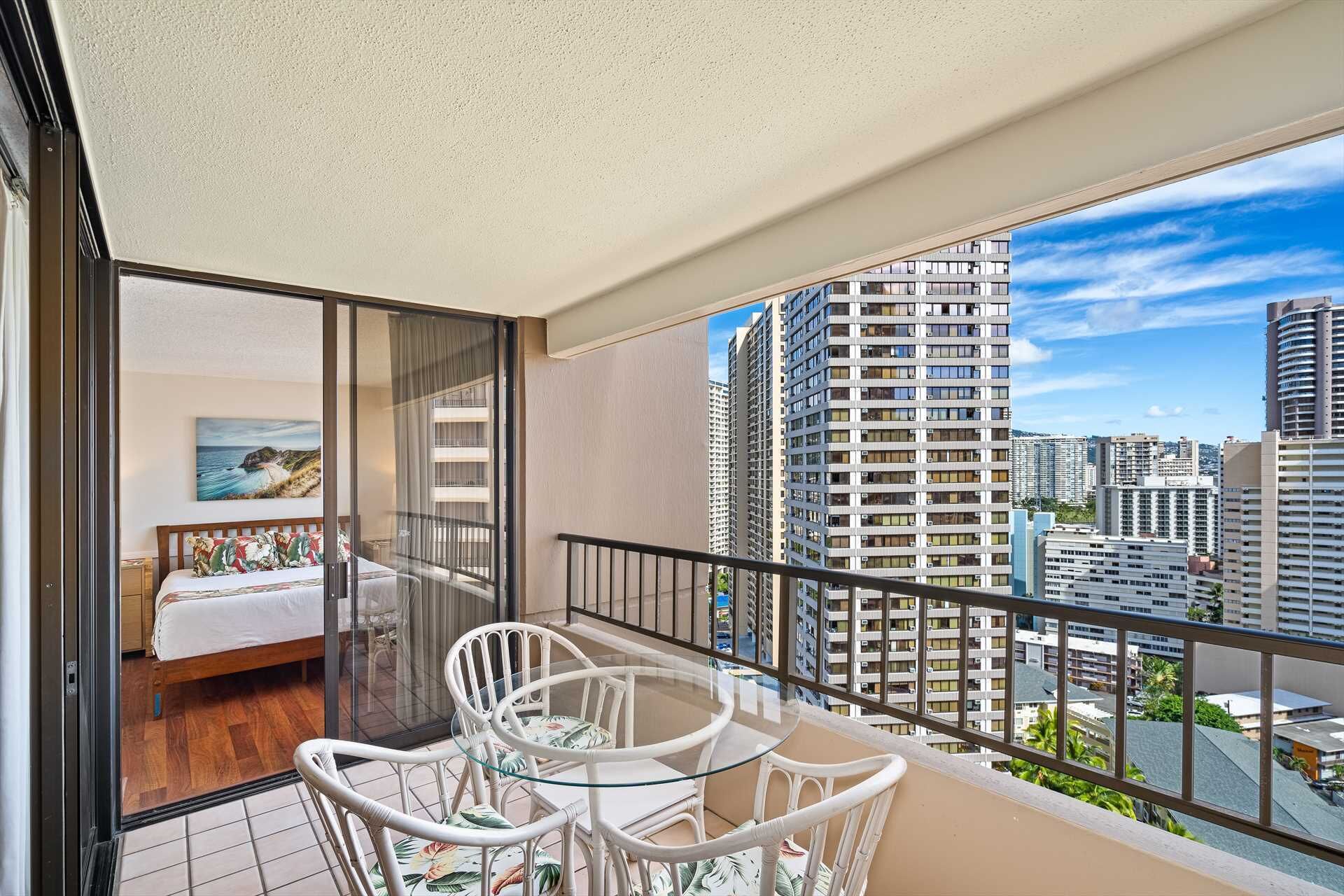 Monthly Discovery Bay 2407 1 Bedroom  Mountain / City Views with parking Queen Bed