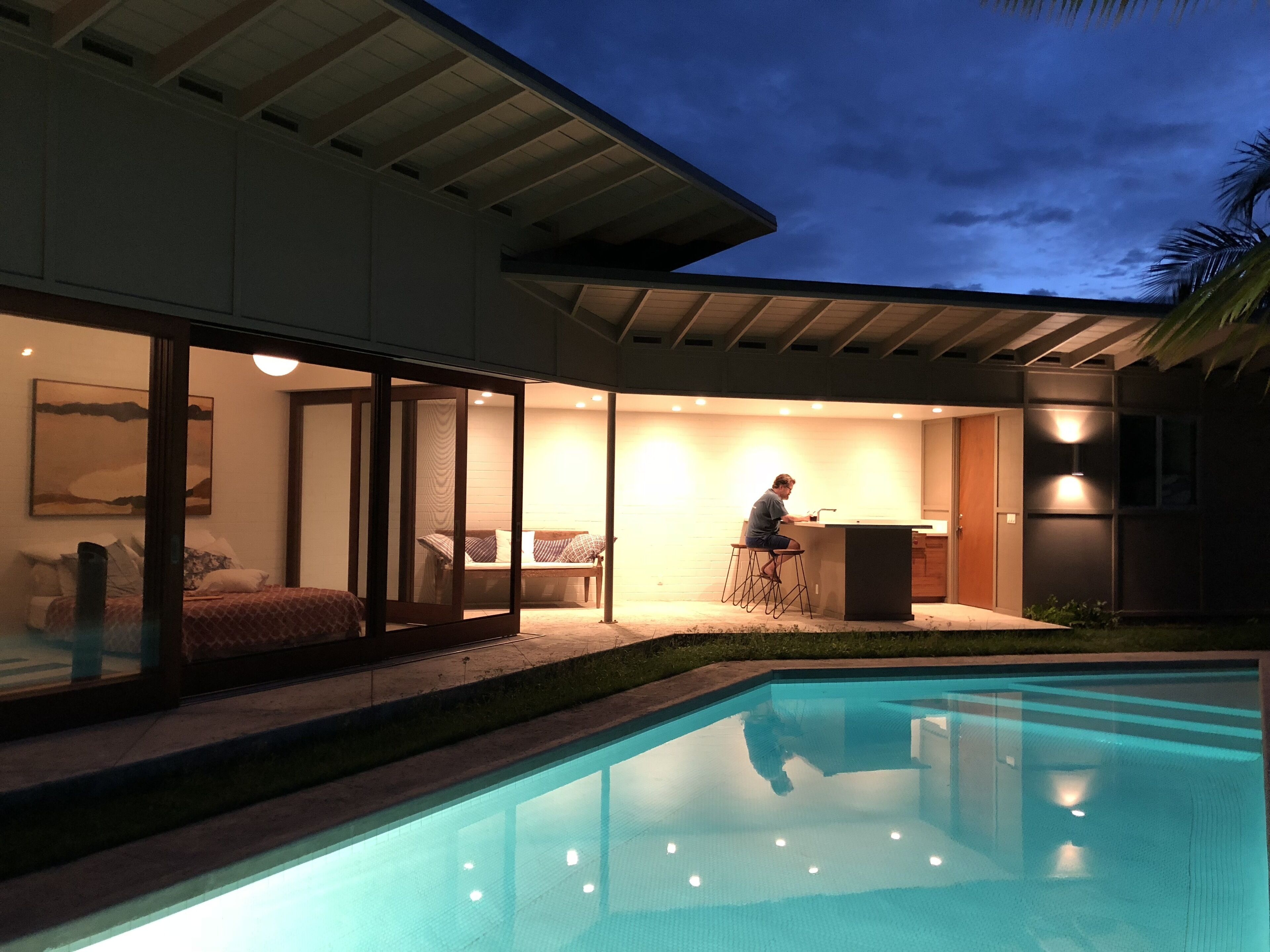 Mid-Century Honolulu Oasis minutes from Diamond Head & Waikiki Beach