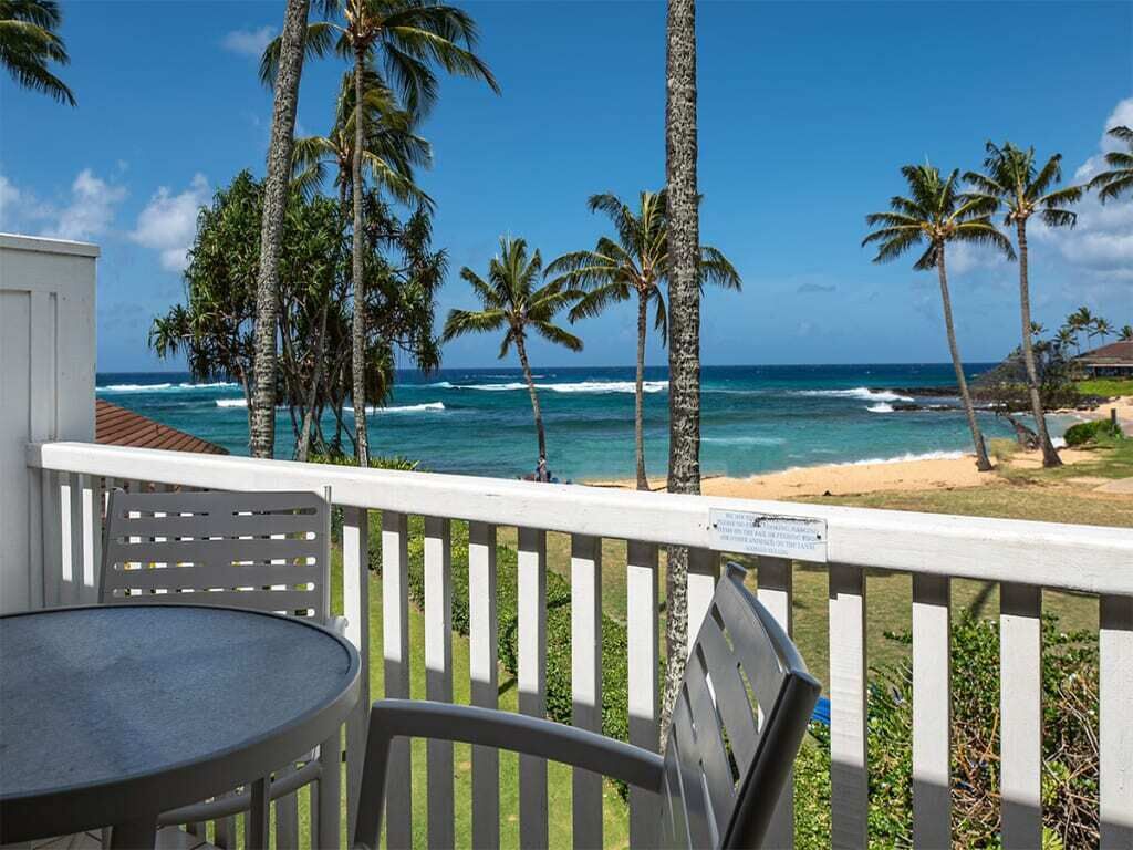 2-Level Oceanโs Edge Bliss! Spacious, 2 Lanais, WiFi, modern Kitchen, Flat ScreensโKiahuna 2189