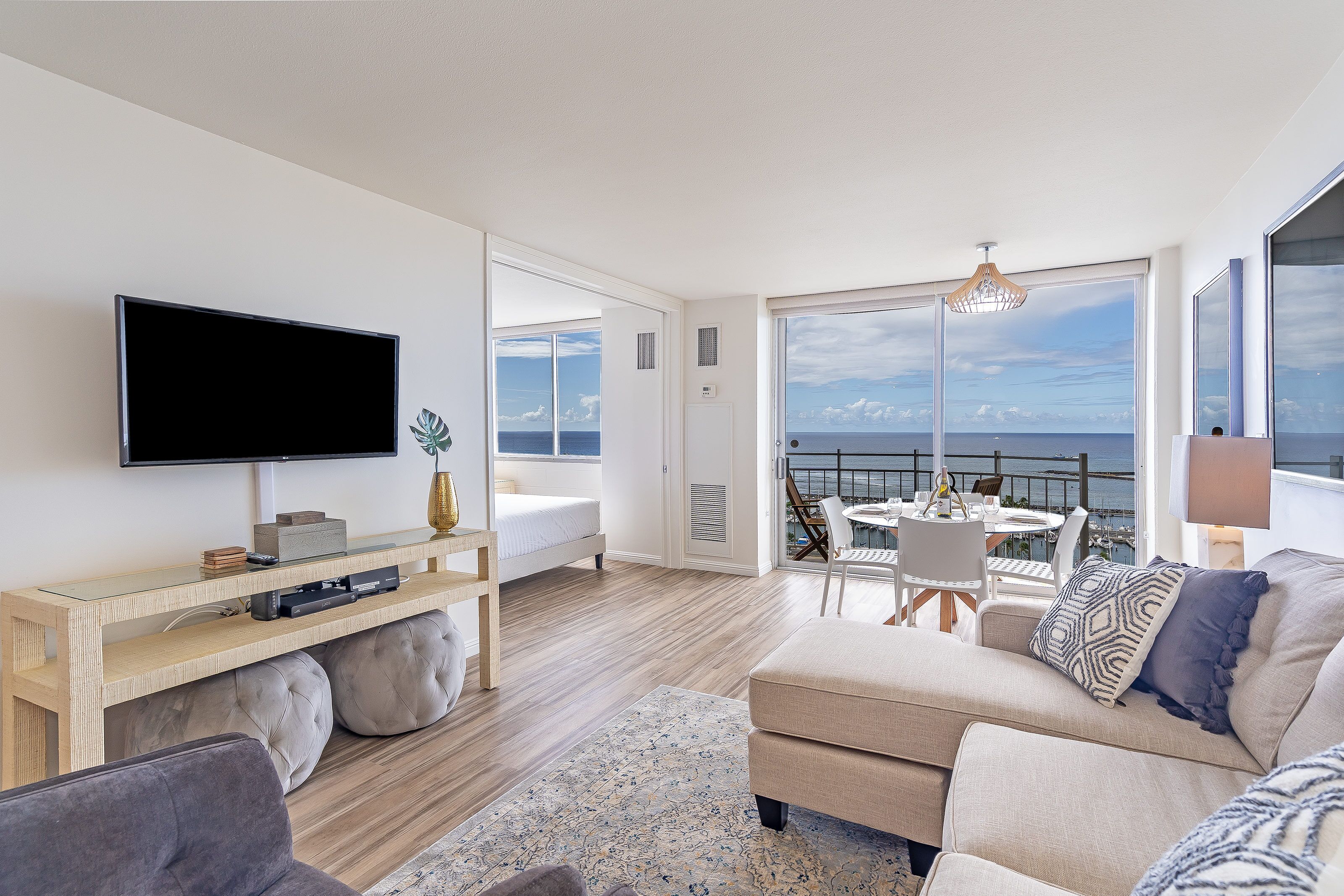 Ocean-Marina and Fireworks Views at Ilikai Marina Short Stroll to the Beach