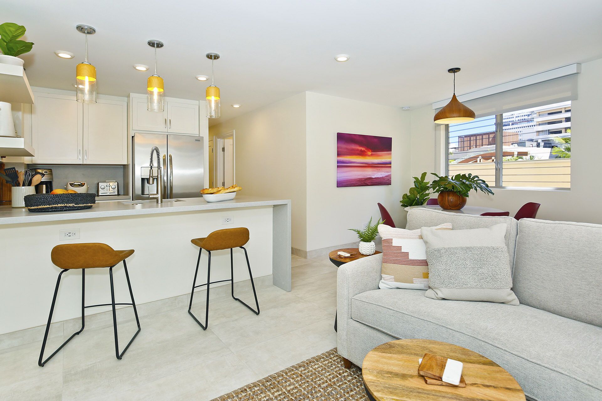 Fully Renovated Corner Unit a Block to Waikiki Beach!