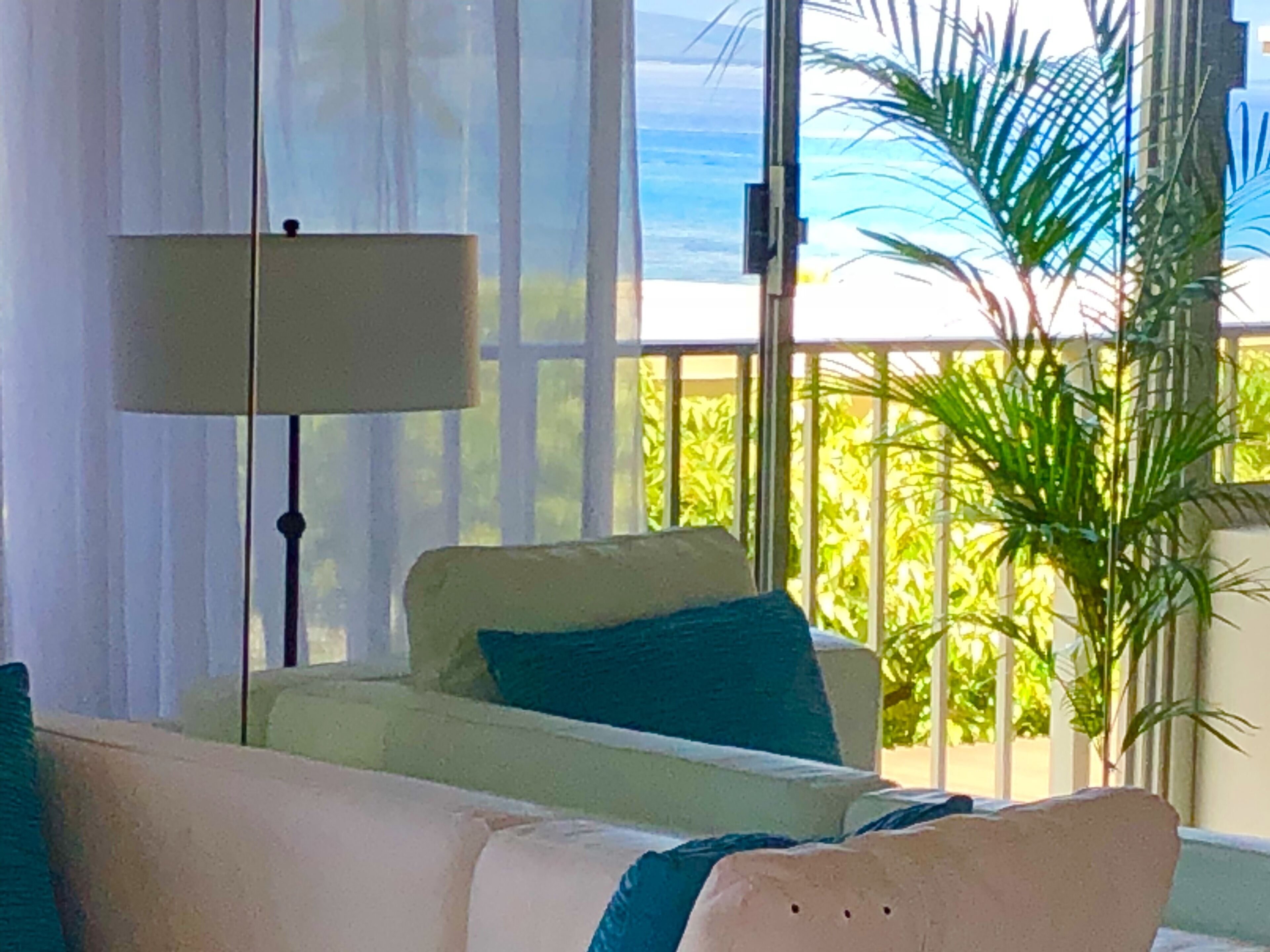 OCEANFRONT PROPERTY DIAMOND HEAD BEACH HOTEL unit 704