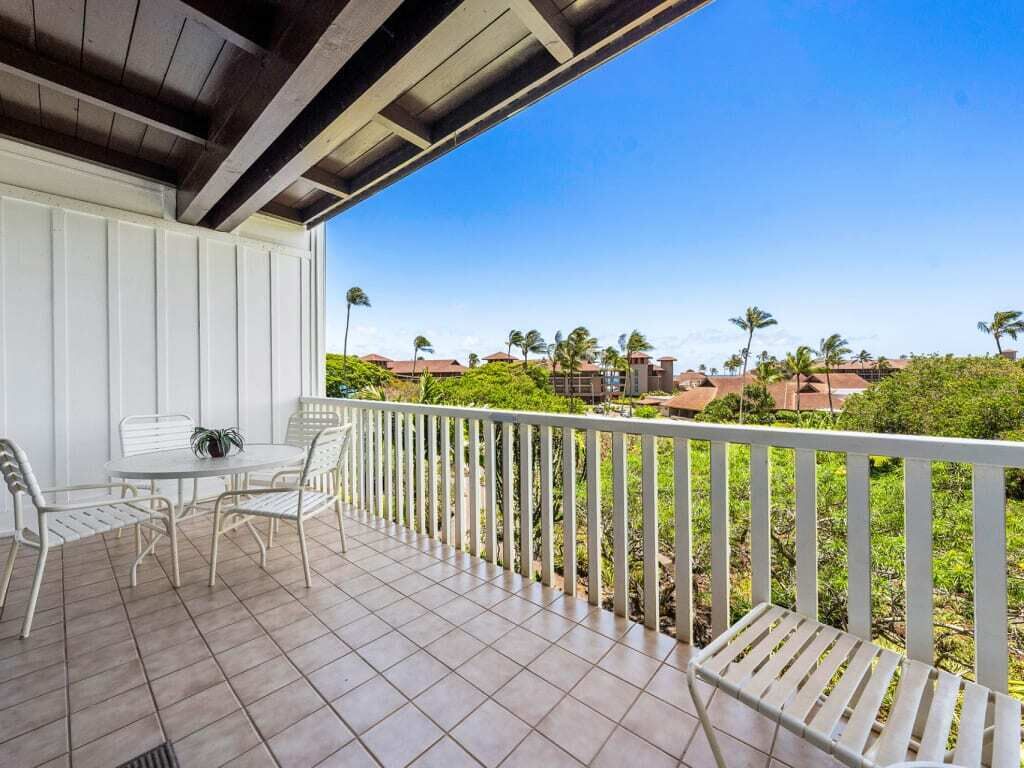 Easy Poipu Living! Lanai, Full Kitchen, WiFi, TVs+Upgraded Bath–Kiahuna 2310
