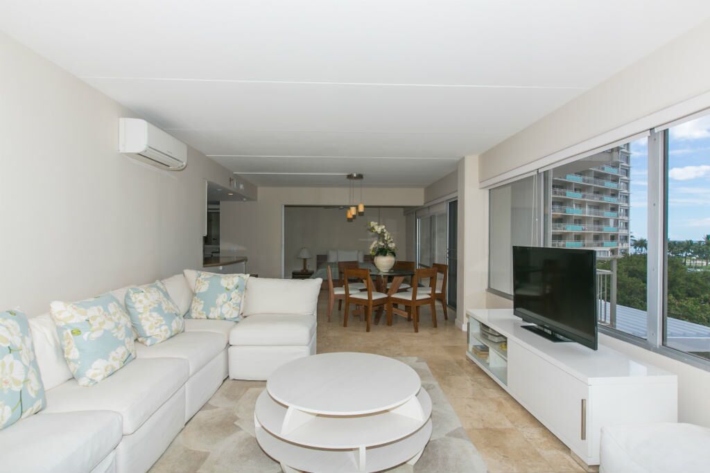 Ilikai Hotels Best Kept Secret!! Updated & Furnished with Yacht views!