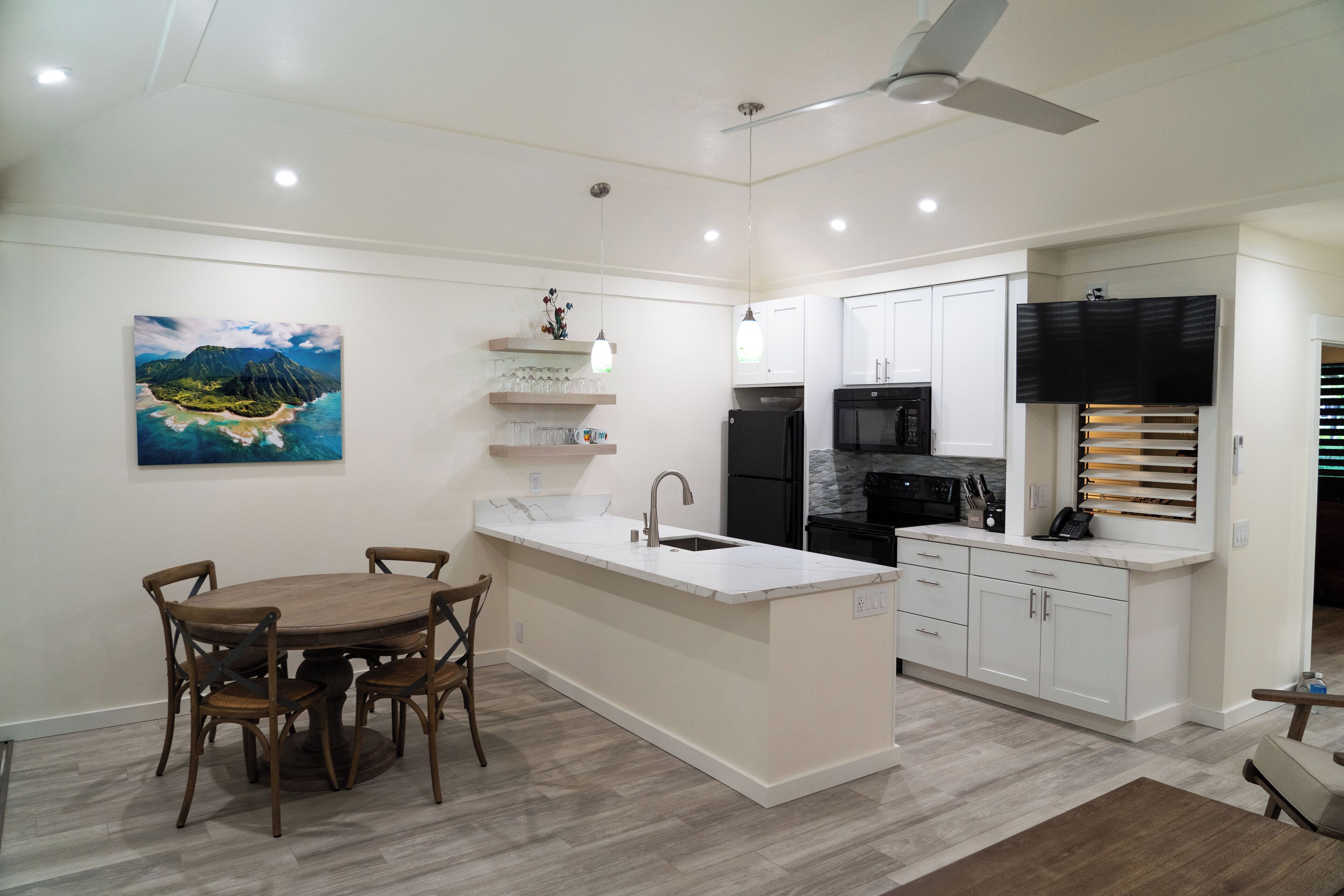 Kiahuna ground floor unit #80, Ocean Front resortnFully remodeled unit with A/C