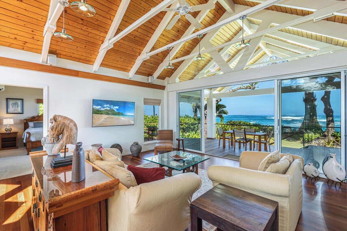 Luxury Beachfront Home in Haena