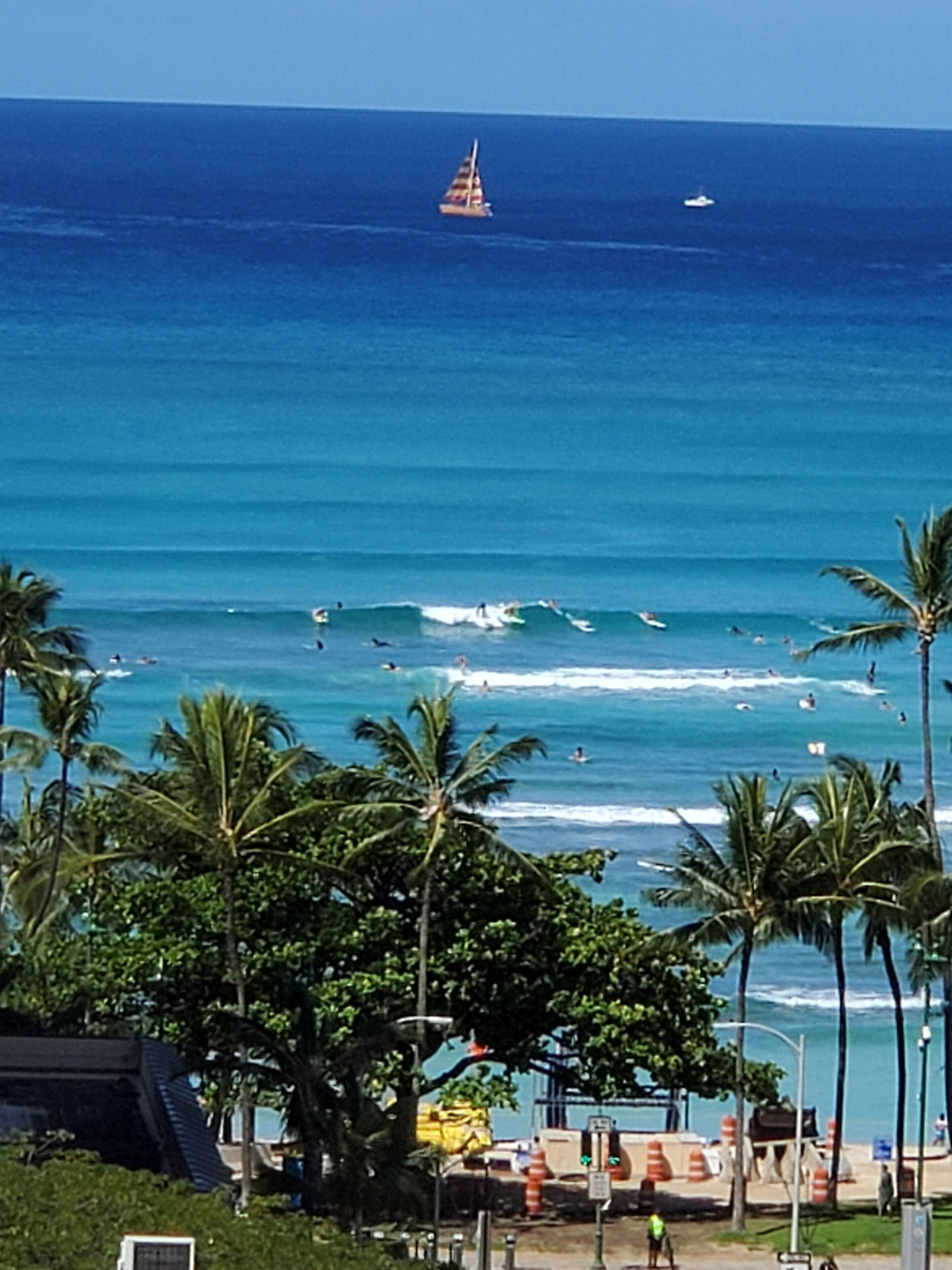 Wake up in paradise with a touch of Hawaiian rainbow