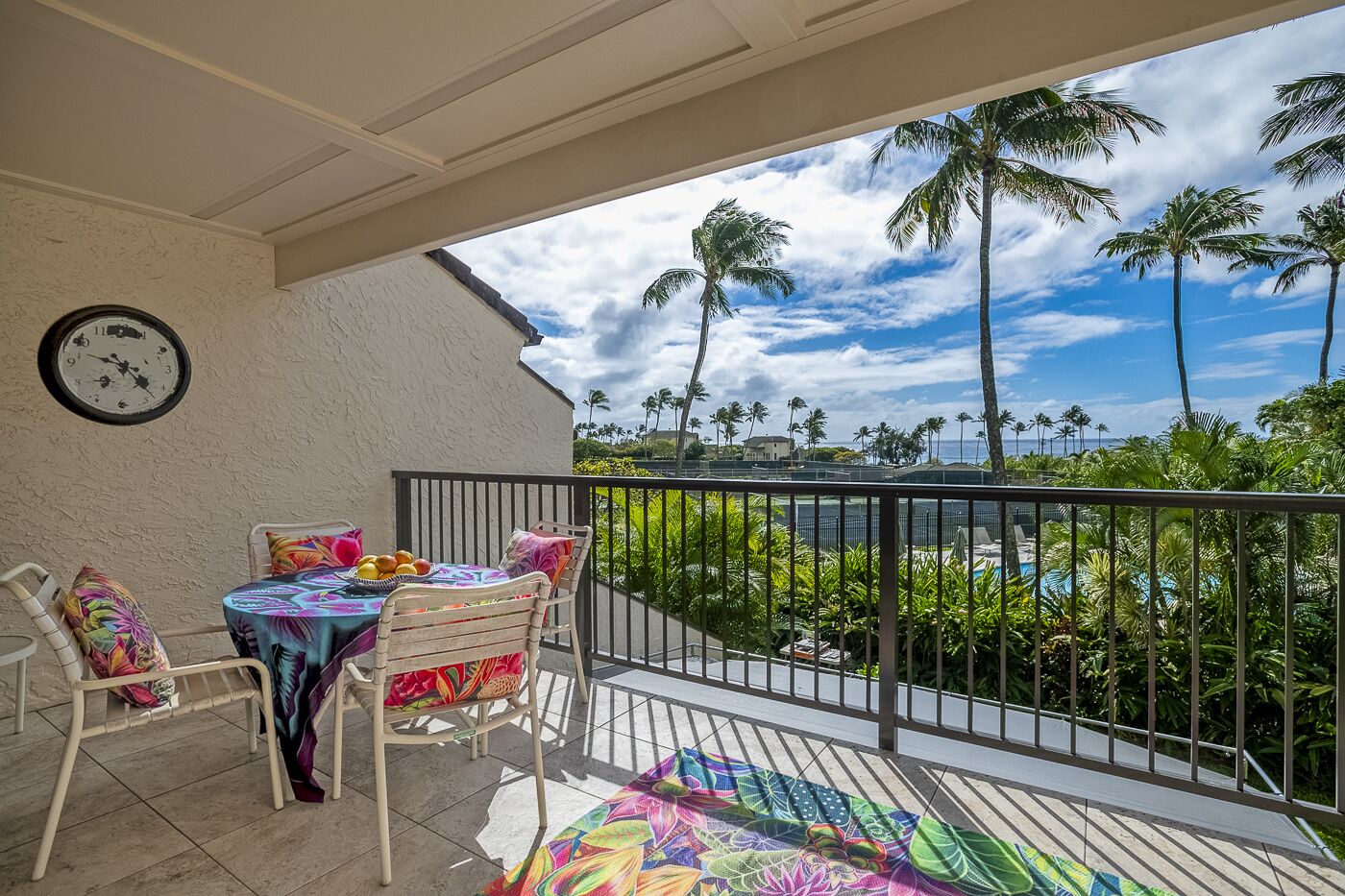 Pool, hot tub, tennis courts!  Short walk to beach, dining.