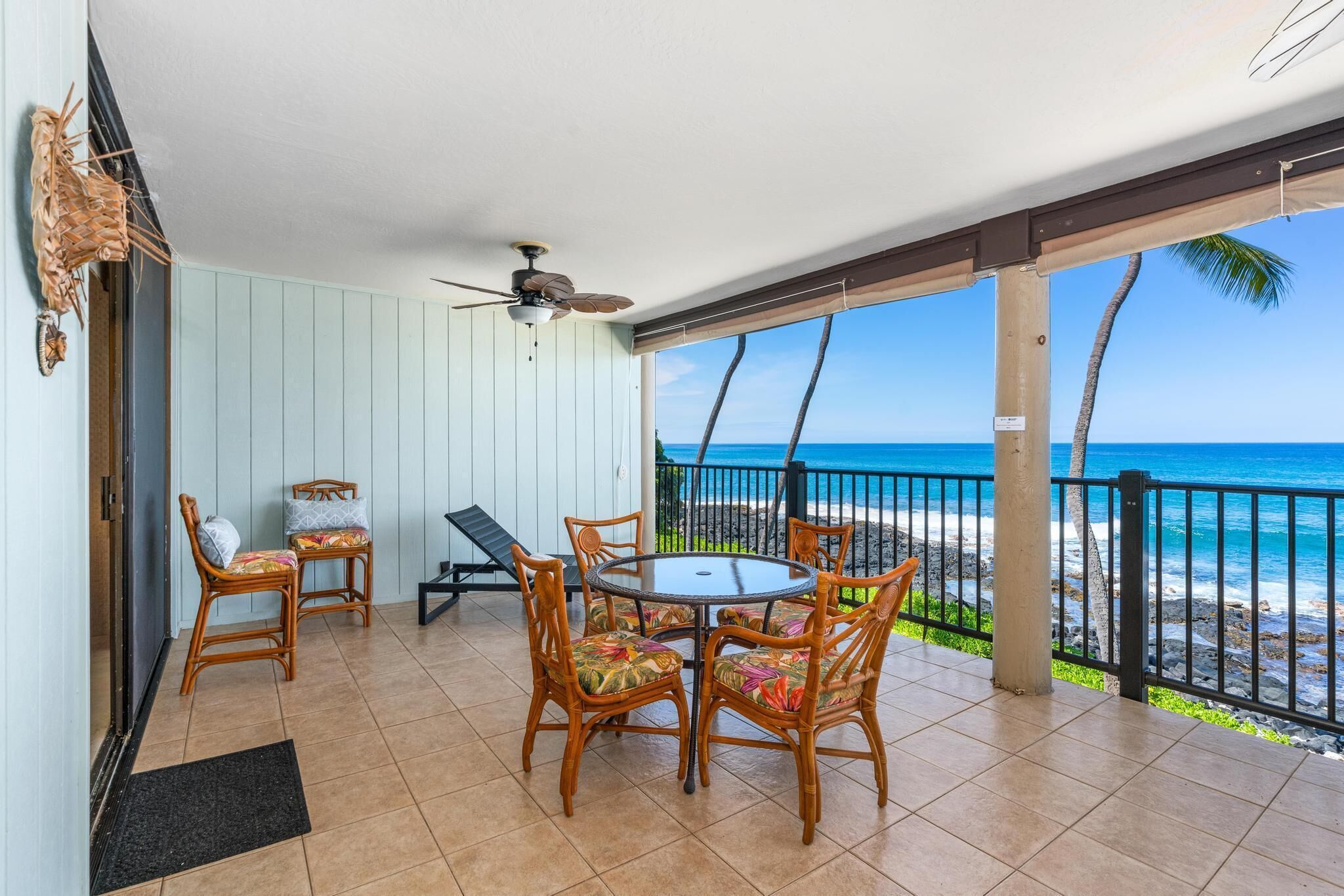 Oceanfront 2BR/2BA Condo: Stunning Views, Prime Location!