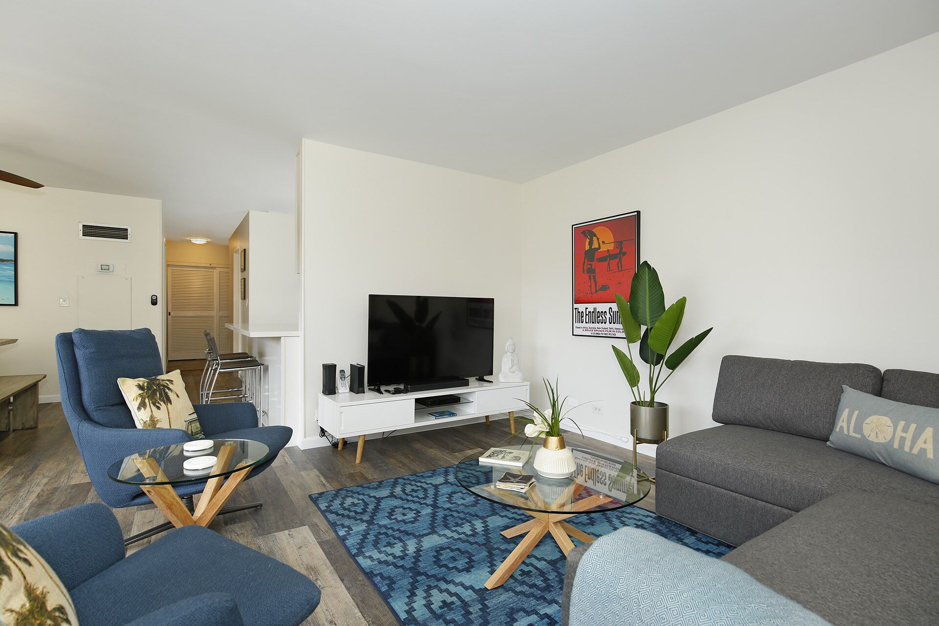 Spacious Comfort with A/C, Washer/Dryer, Parking, Wi-Fi, and Washlet!