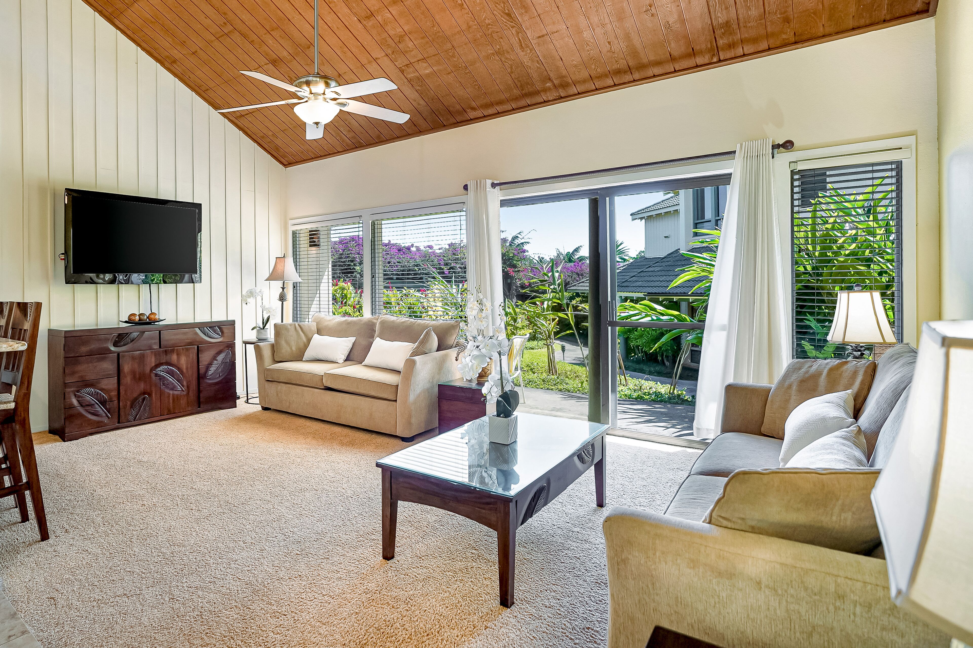 Private Condo w/ Amazing Sunset View, Shared Pools/Hot Tub - Walk to Beaches