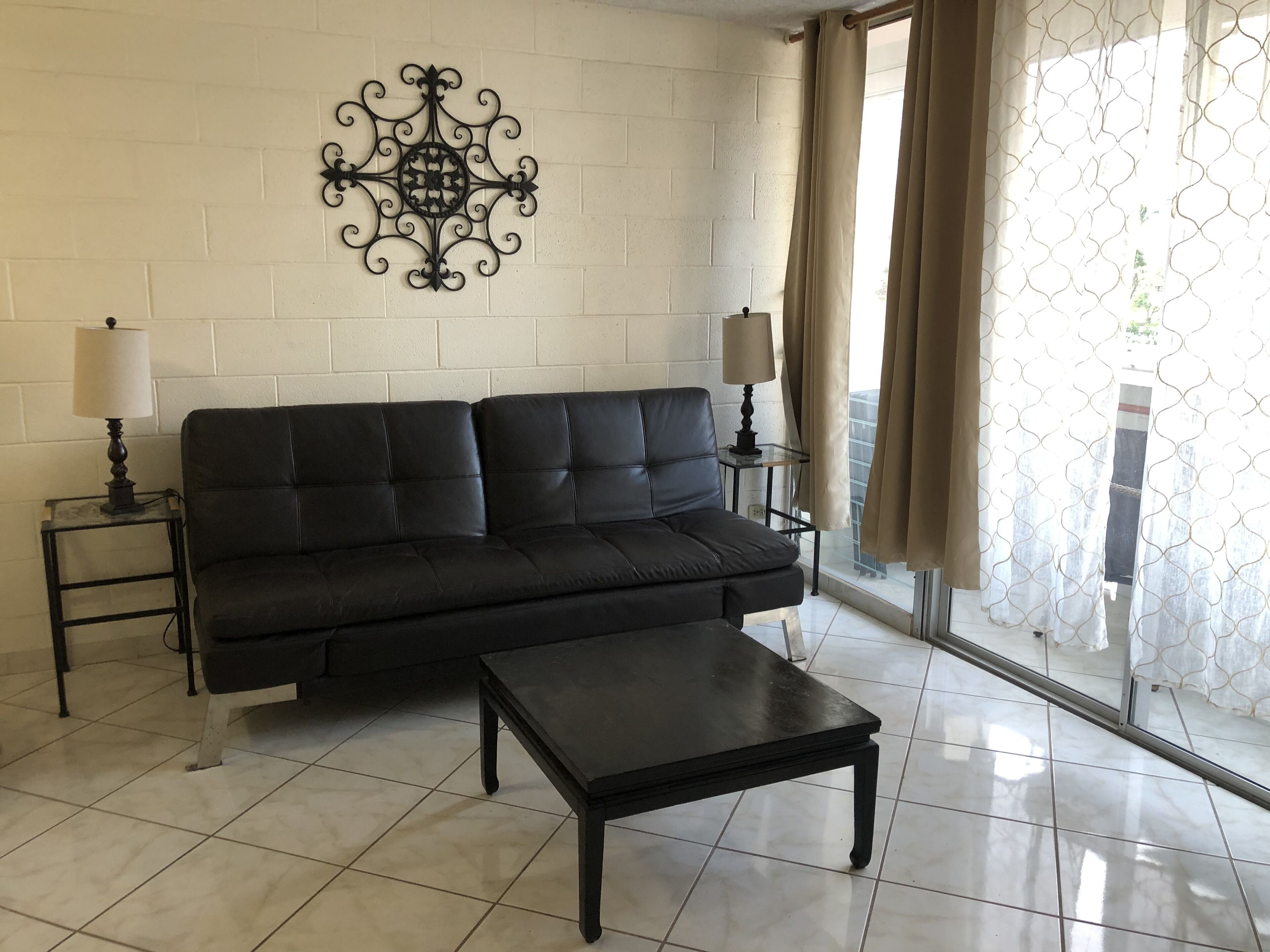 ~Waikiki~ LOWEST RATES IN AREA ~ 3 Bedroom ~ Fully Furn ~ Blocks to Beach ~