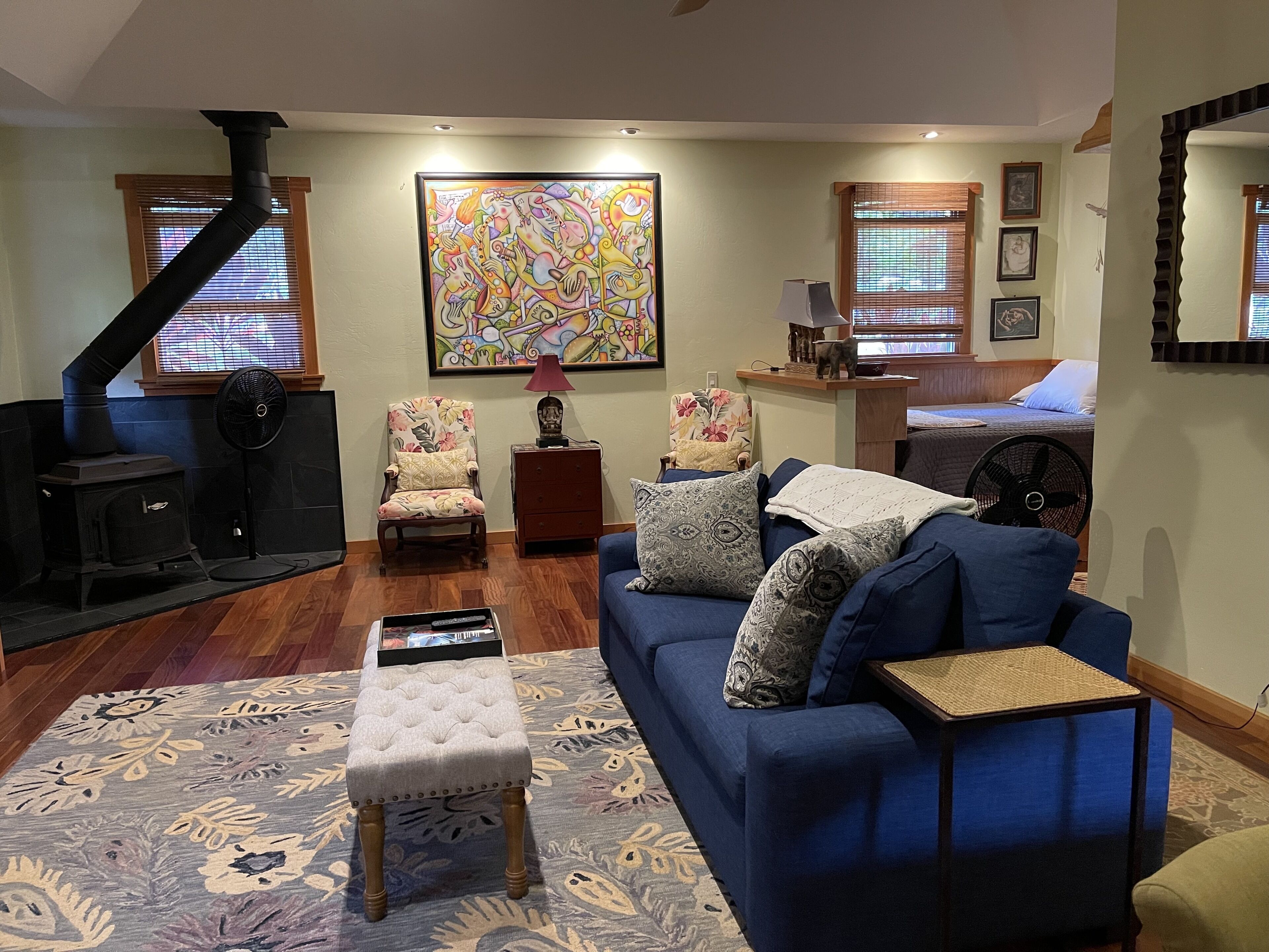 Comfortable, Classy Farmstay Studio, walk to secluded world-class Kahili Beach