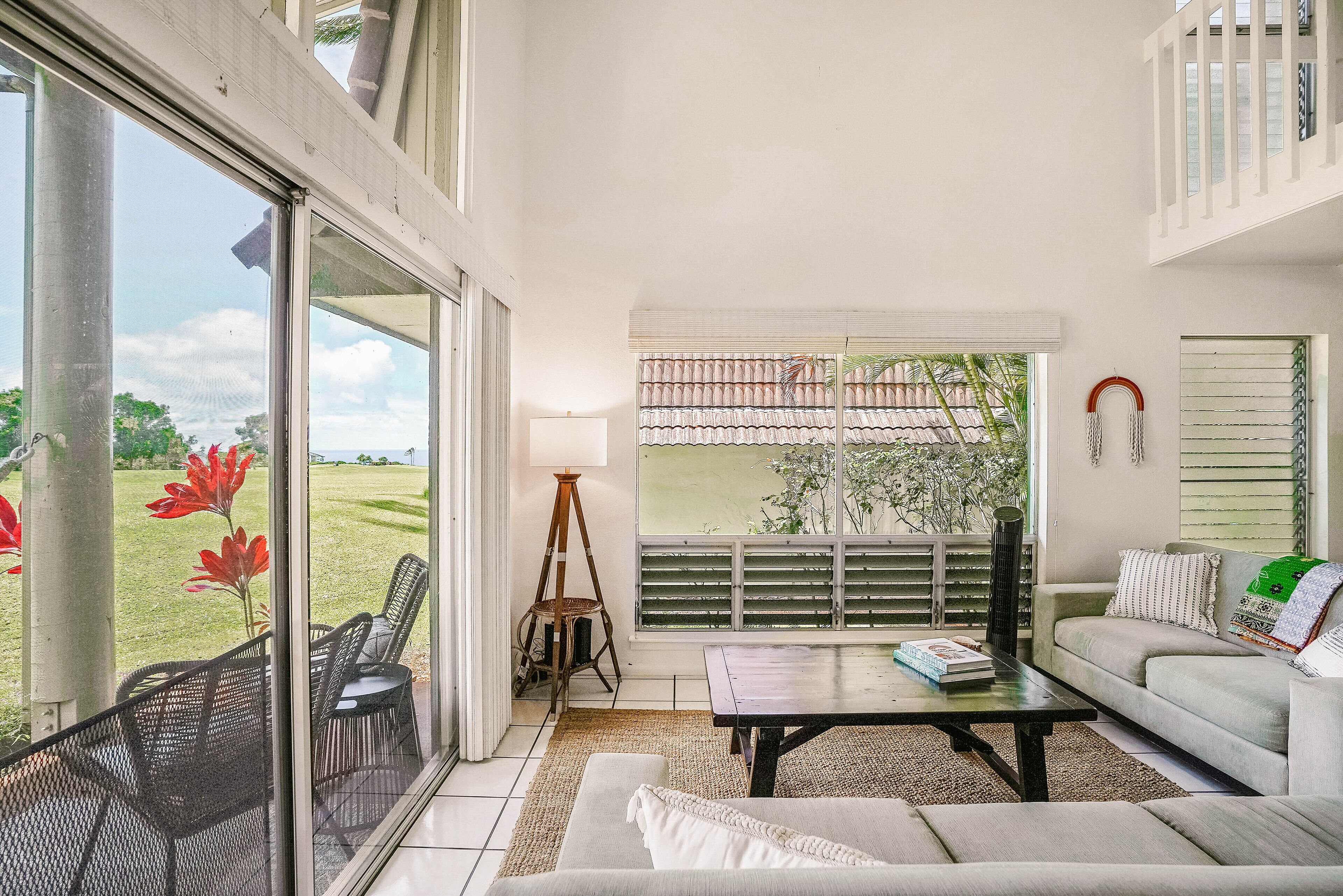 Olivine Surf Lodge - Corner Unit w/ Ocean Views & Amazing Sunsets