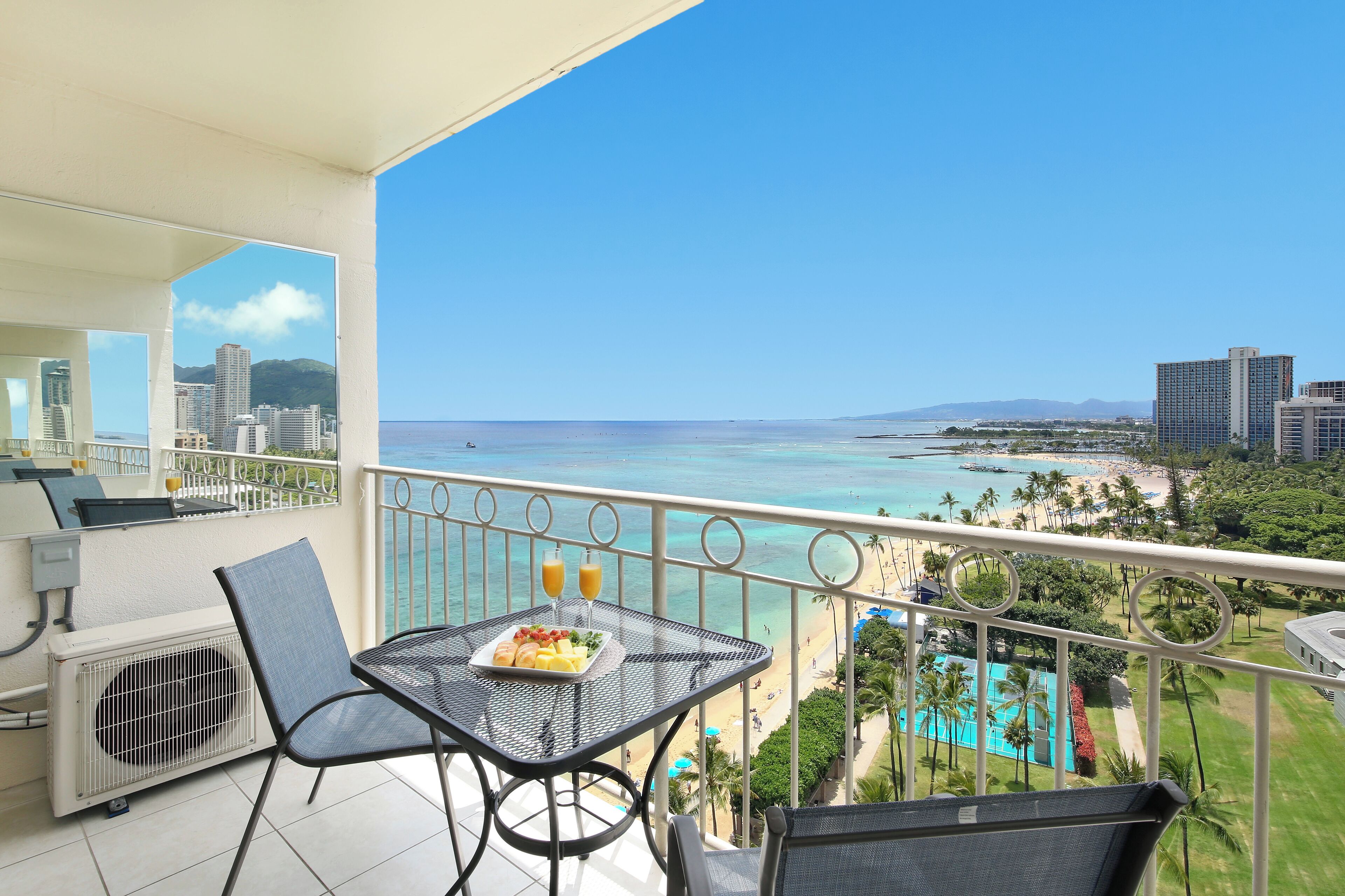 Waikiki Shore 1404: The Full Beachfront Experience w/ Incredible Ocean Views!
