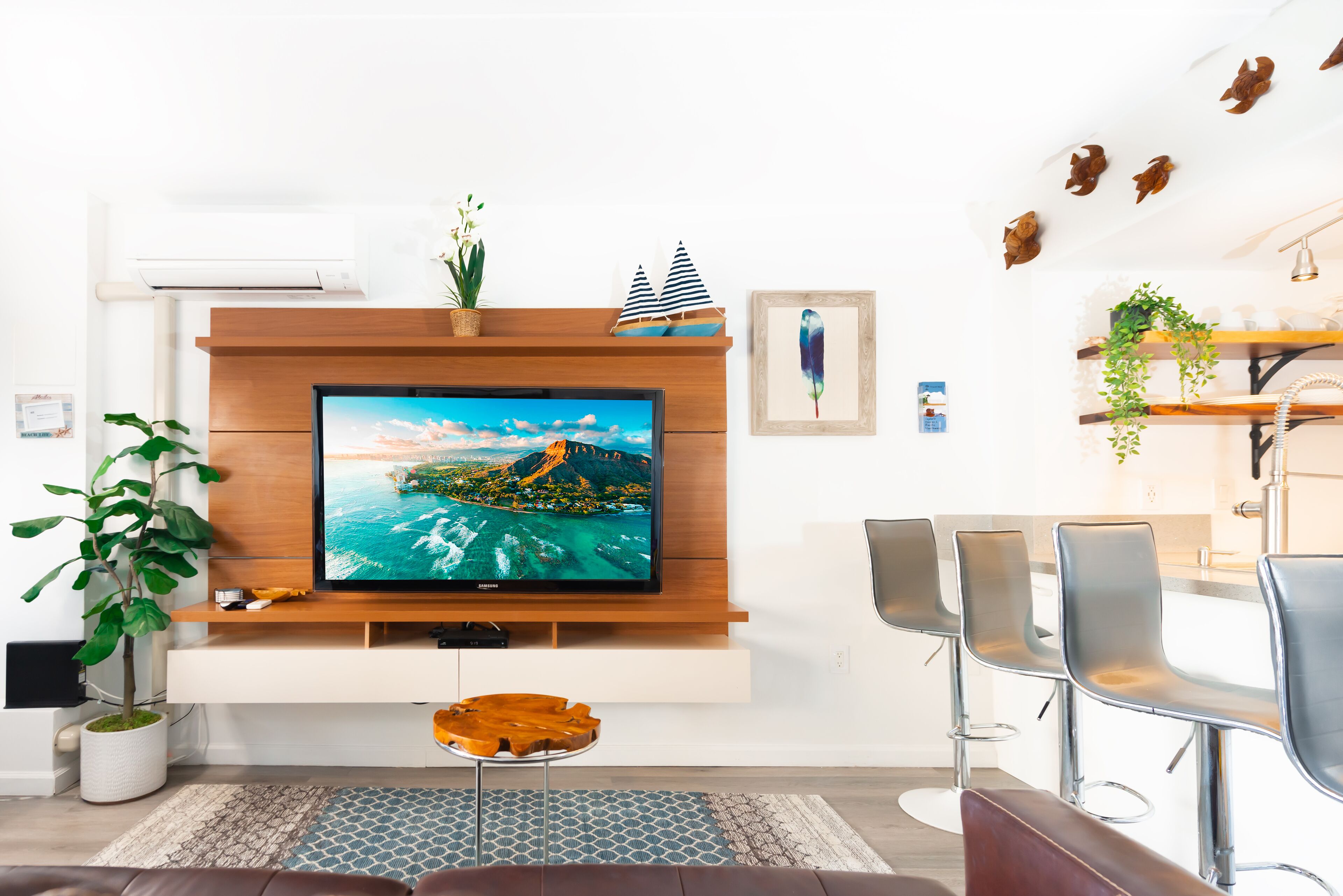 City-View Waikiki Beach Condo - Free Parking!