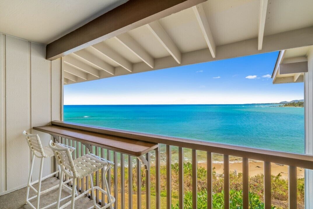 Recently Fully Renovated-Oceanfront, Top floor,  Million Dollar View, Sleeps - 2