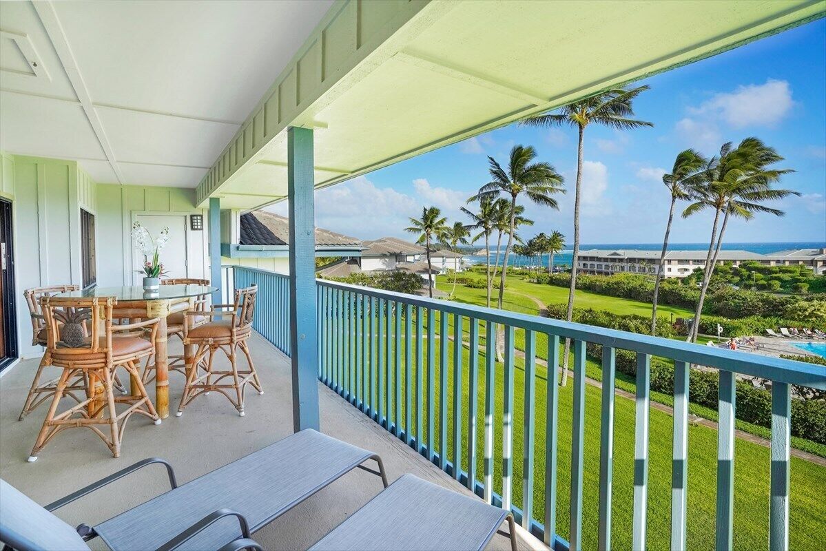 Poipu Sands 233 Beautifully Renovated Ocean View Penthouse Luxury Condo w/ AC