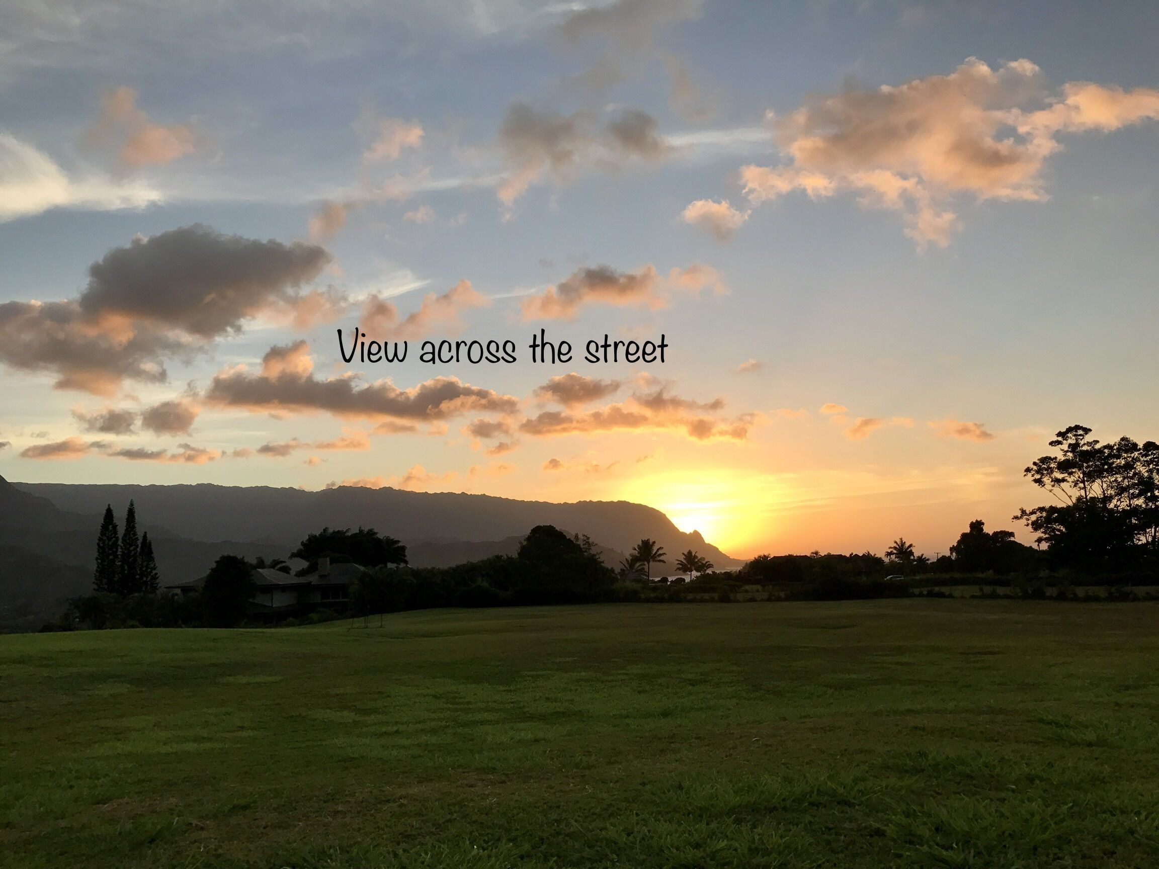 Cozy cottage 3 bedroom, 2 bath, AC, MOUNTAIN VIEWS