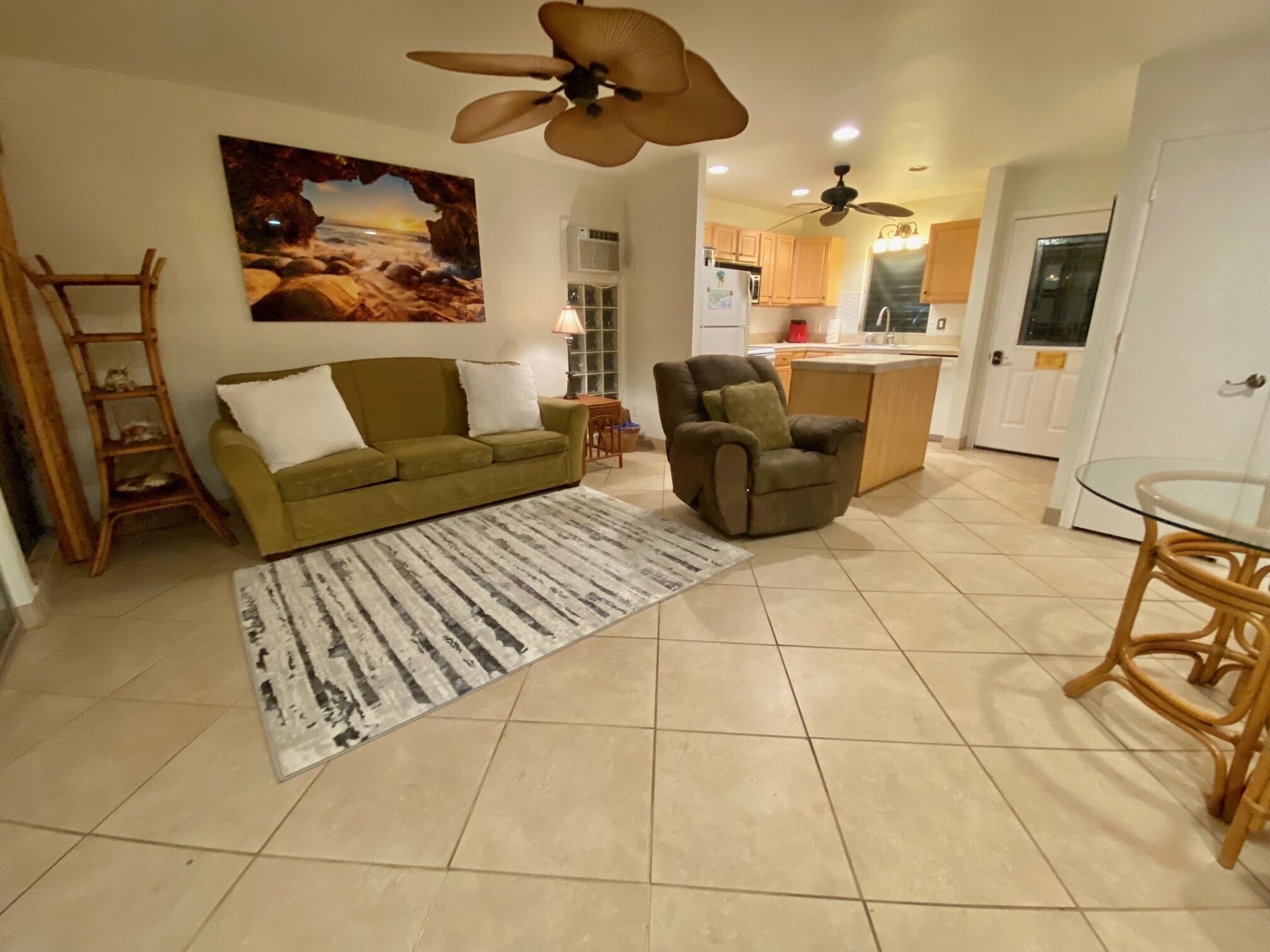 New Listing! 1 Bedroom, 2 full bathrooms in beautiful Puamana w/2 Paddleboards!