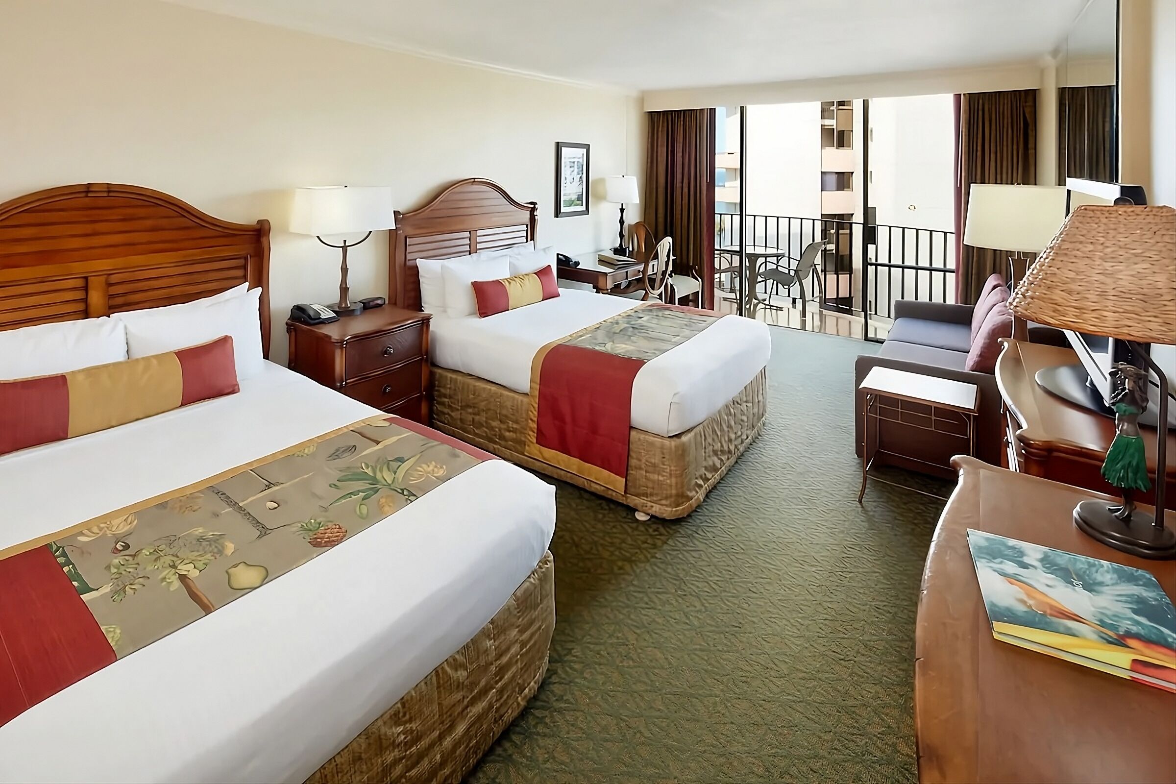 Ultimate Oahu Getaway! 2 Great Units, Beachfront, Spa, 3 Restaurants, Pool