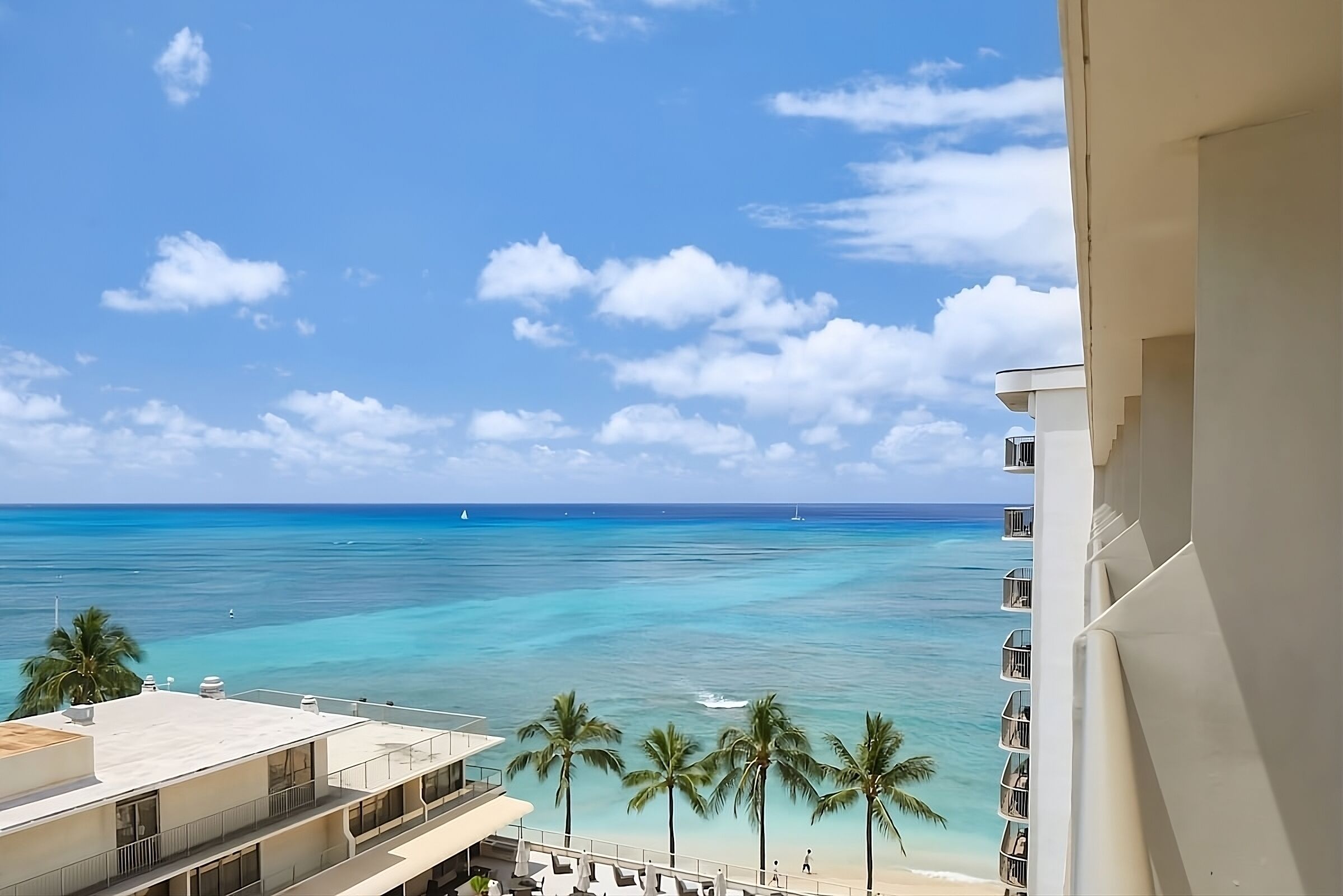 Perfect Island Getaway! Ocean View, Walk to Waikiki Beach, Royal Hawaiian Center