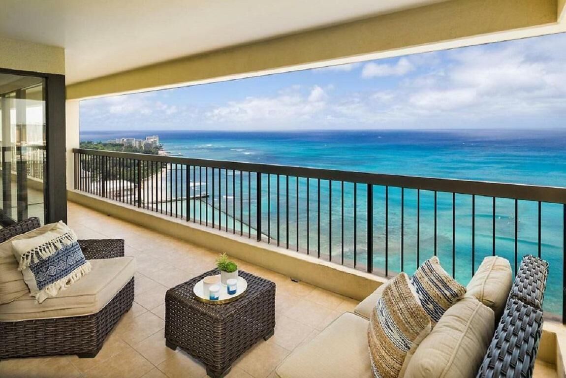 Luxury Oceanfront Condo with Stunning Panoramic Views of Waikiki Beach
