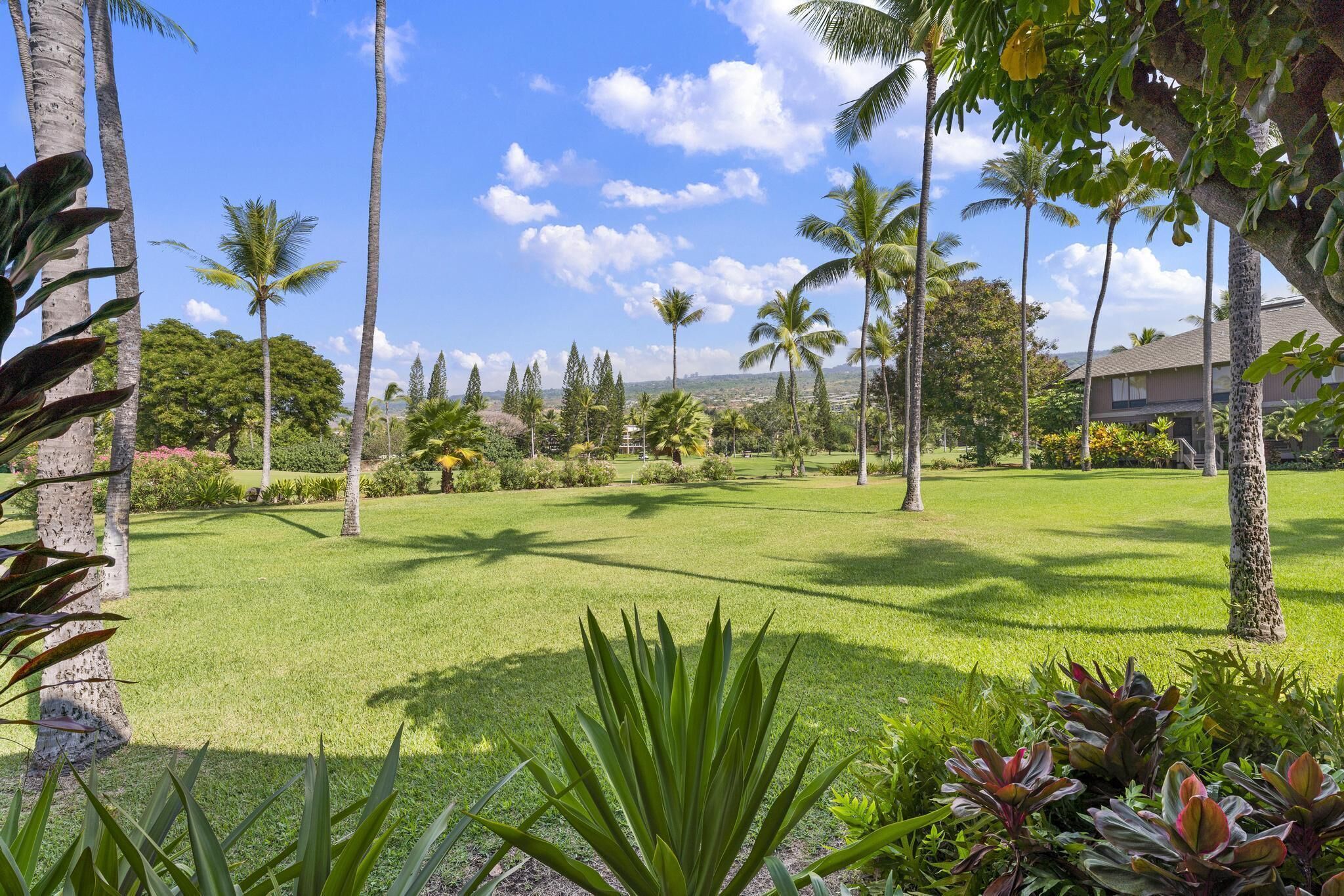 Relax at Kanaloa #1301—2-bed, 2-bath with golf views and high-speed internet.