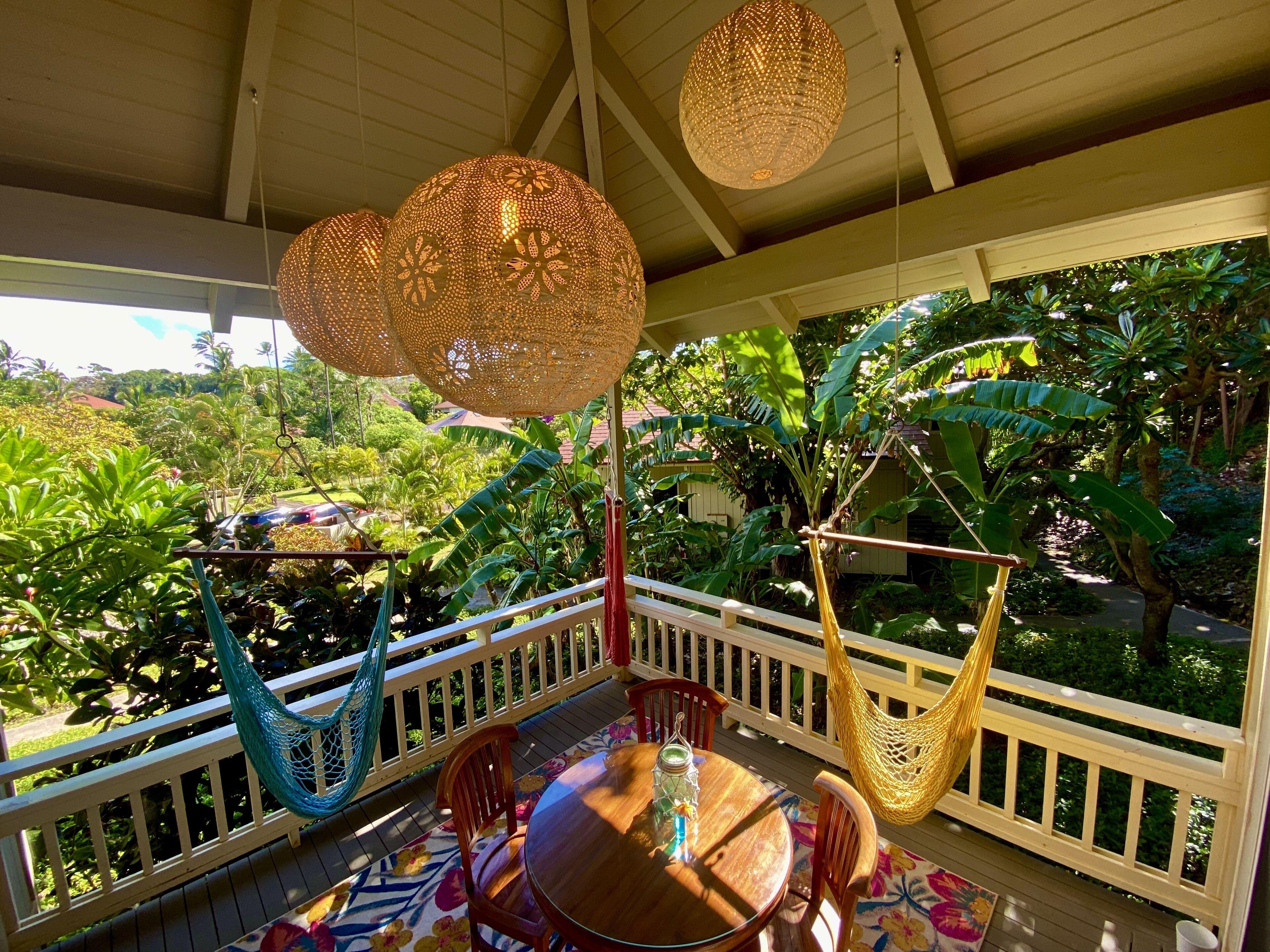 Hawaiian Chic Crater Retreat- a tropical jungle escape in a secluded crater