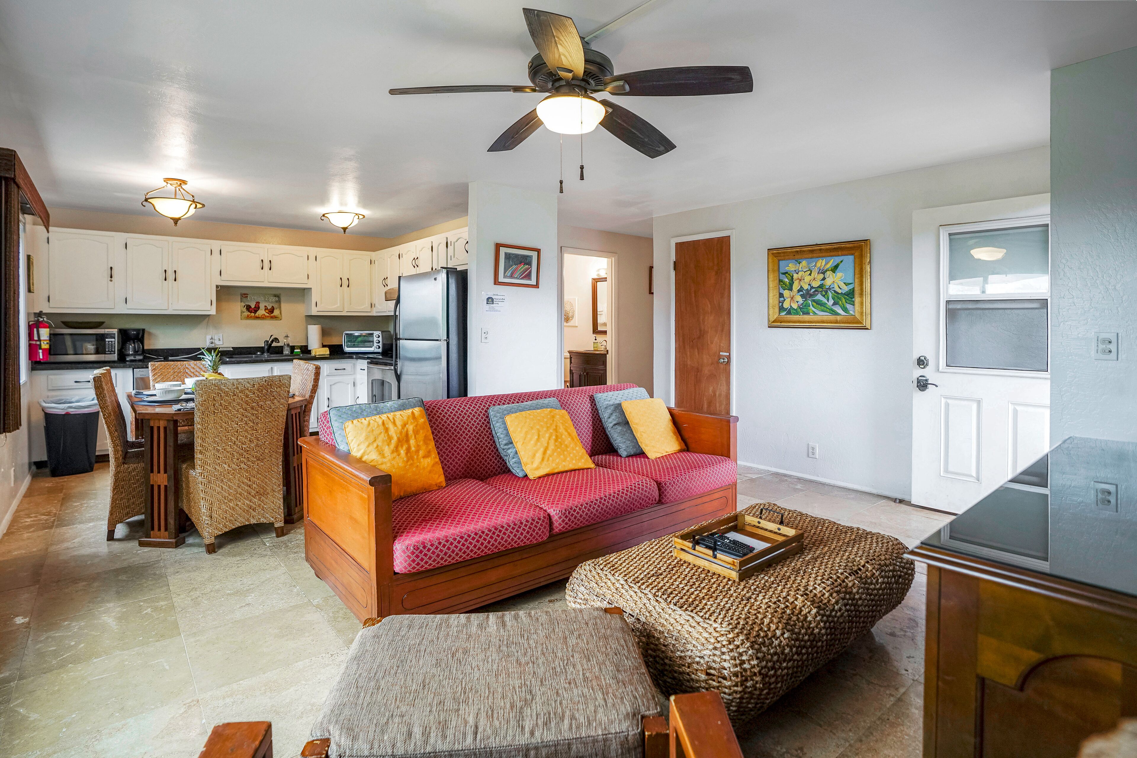 Beautiful Home Just Up From Brennecke's Beach w/Free WiFi and Ocean Views