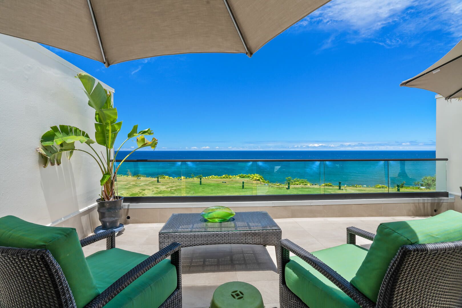 Private Ocean Views  A/C  Pool  BBQ & More