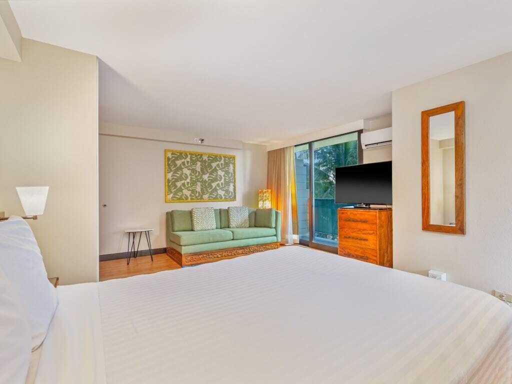 Studio City View DLX Kitchenette A/C, and WiFi - Bamboo Waikīkī Hotel #410