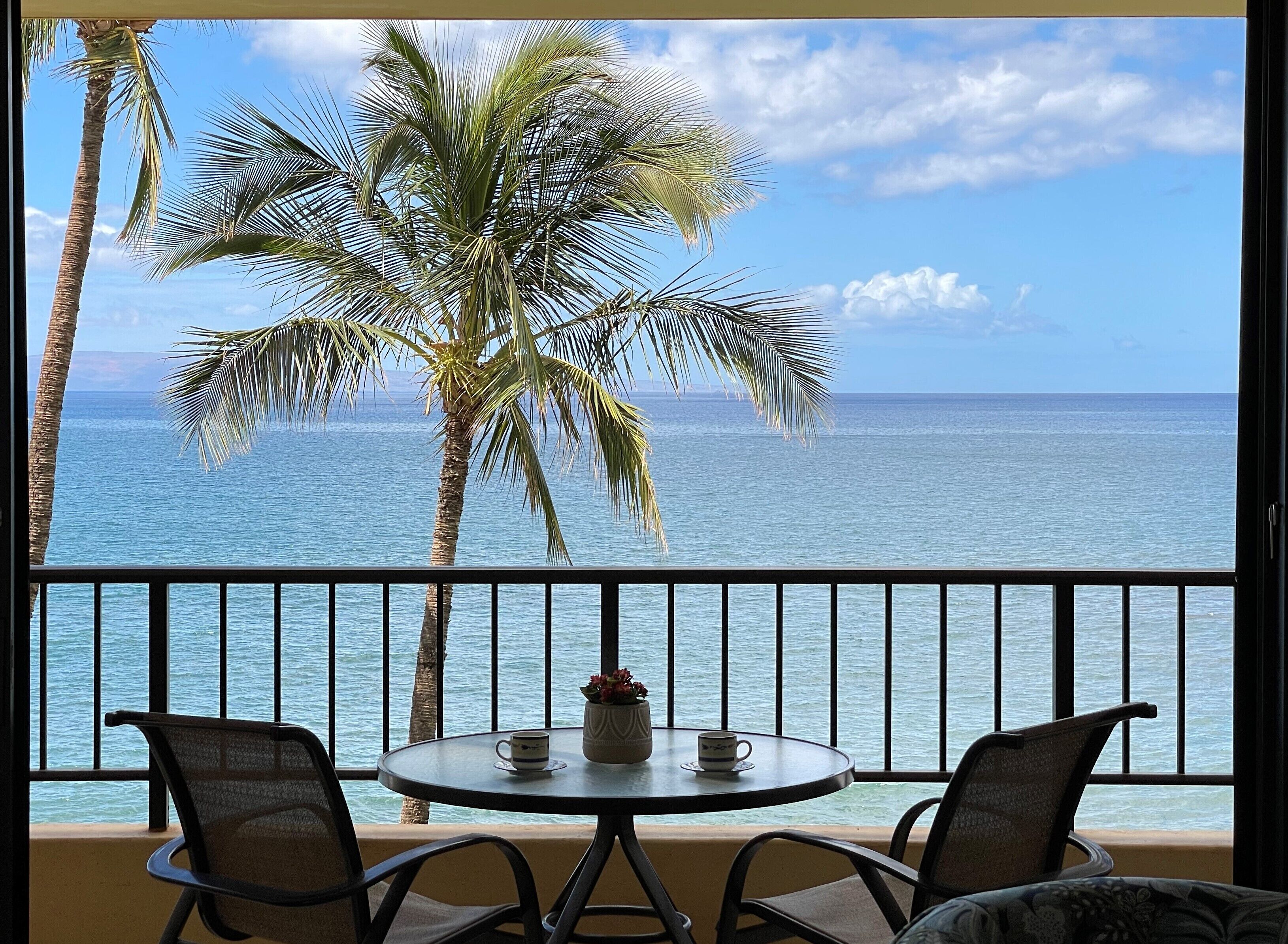 Ocean Front Sugar Beach Resort Maui 4th Floor 1 Bedroom Condo unit 440 end unit