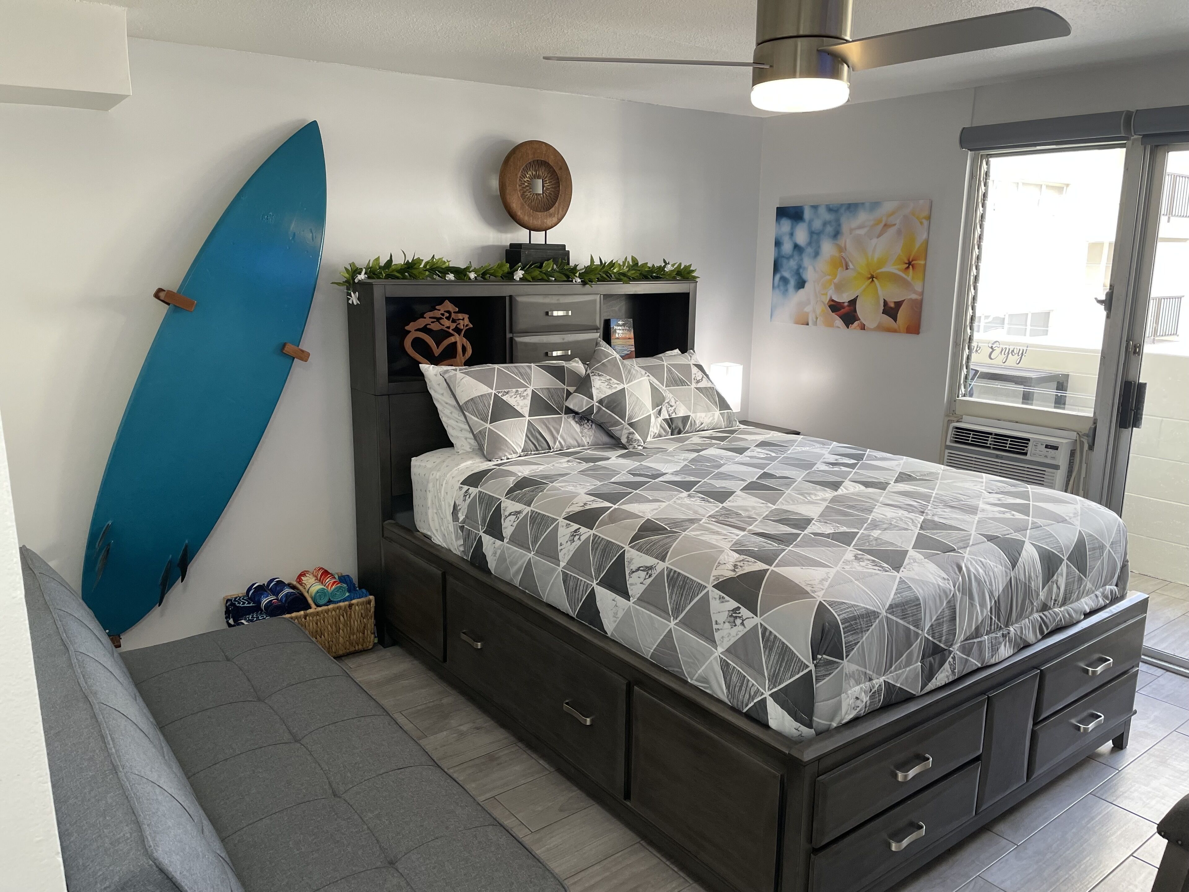 Modern Ocean View Studio - Waikiki Paradise!