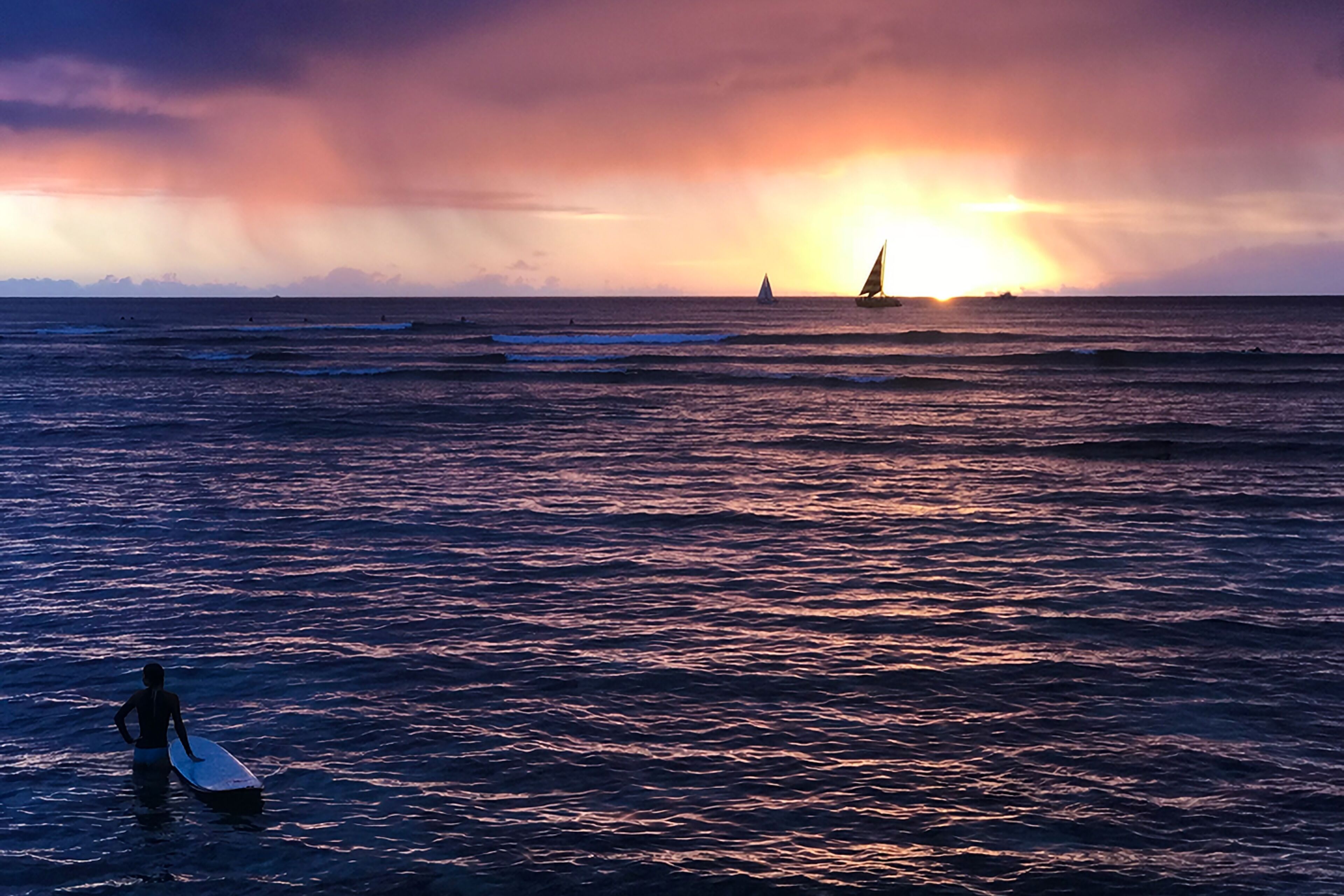 Posh, beachfront gingerbread home with 3 lanais- walk to parks, dining, tennis