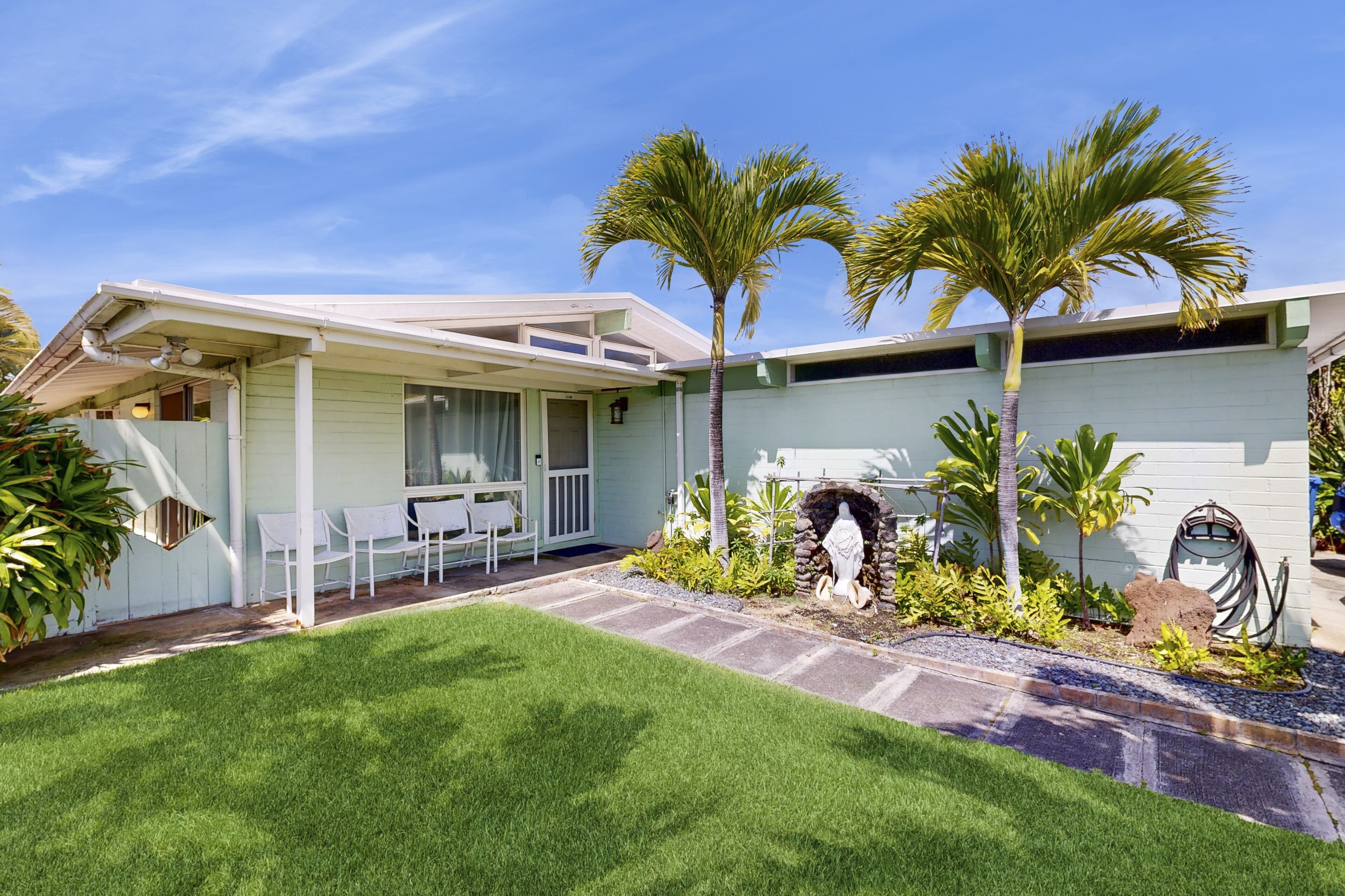 Tropical Escape with Lanai & Private Yard | Walk to Maunalua Bay Beach