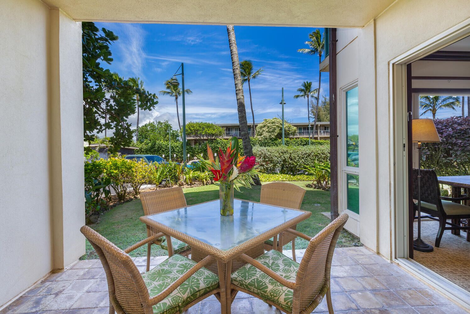 Beautiful Luxury Garden View 2 Bedroom, 3 Bathroom Condo