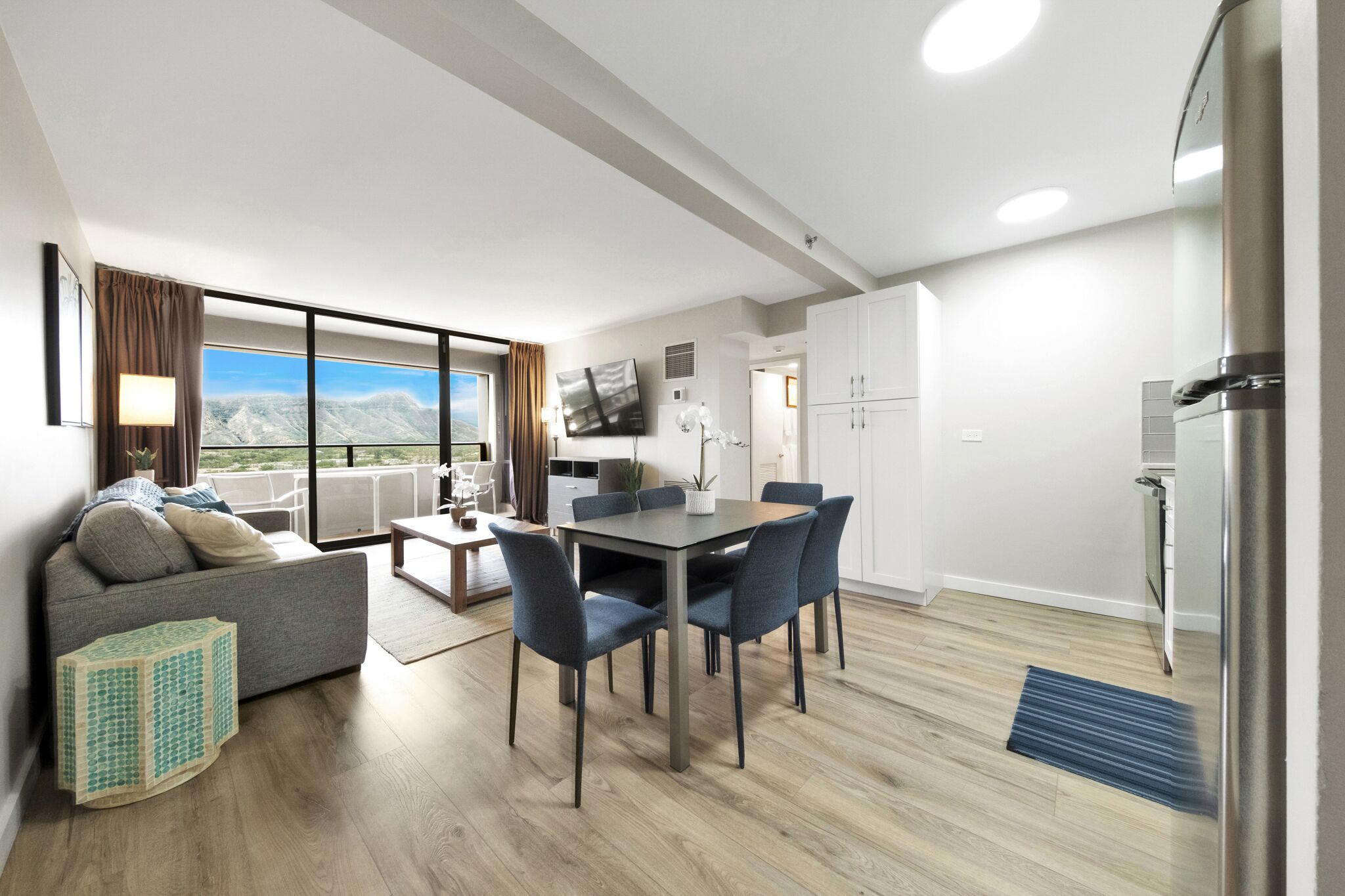 Newly renovated Waikiki Sunset unit with STUNNING Diamond Head and ocean views