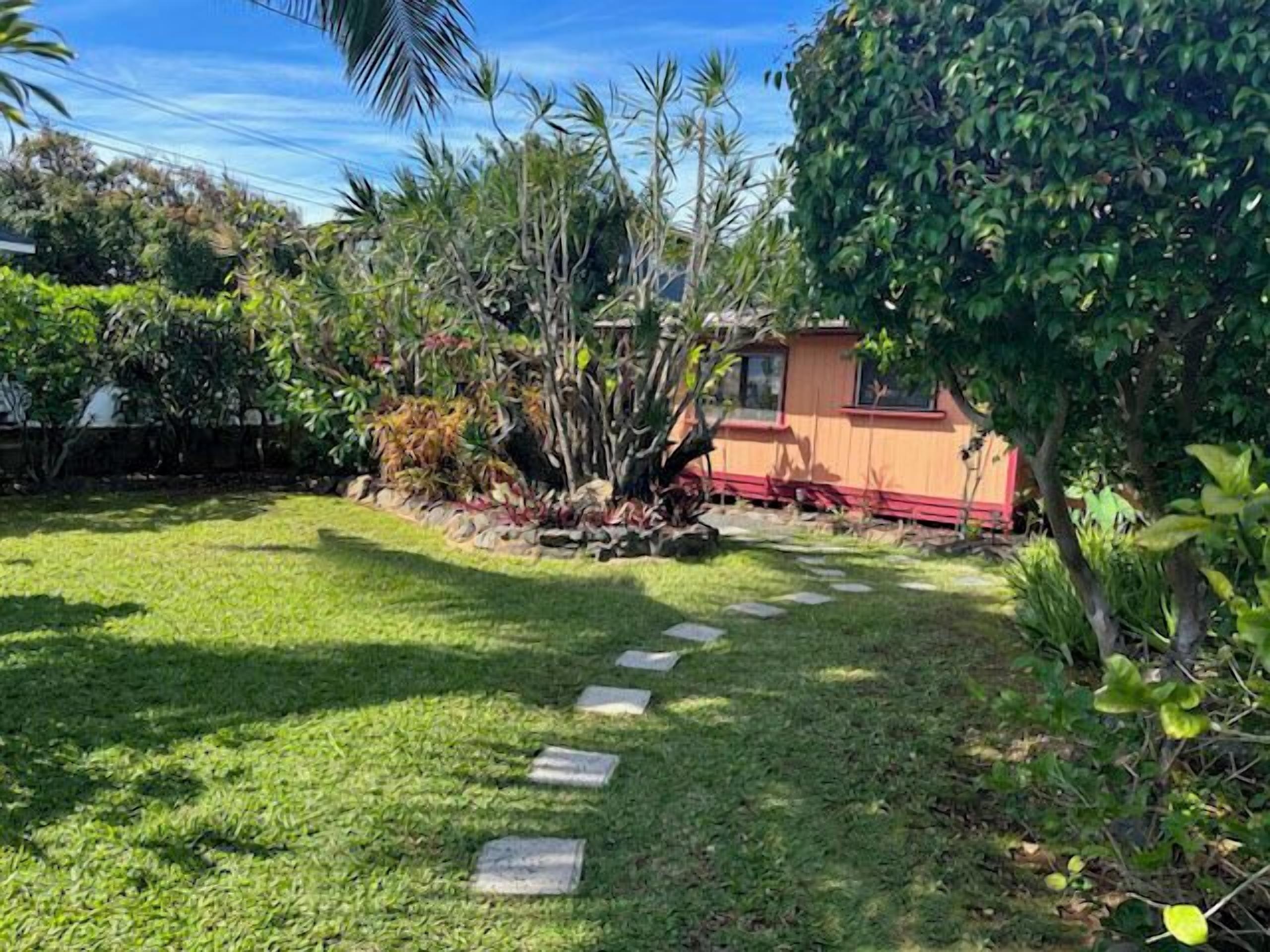 Adorable cottage near small beach