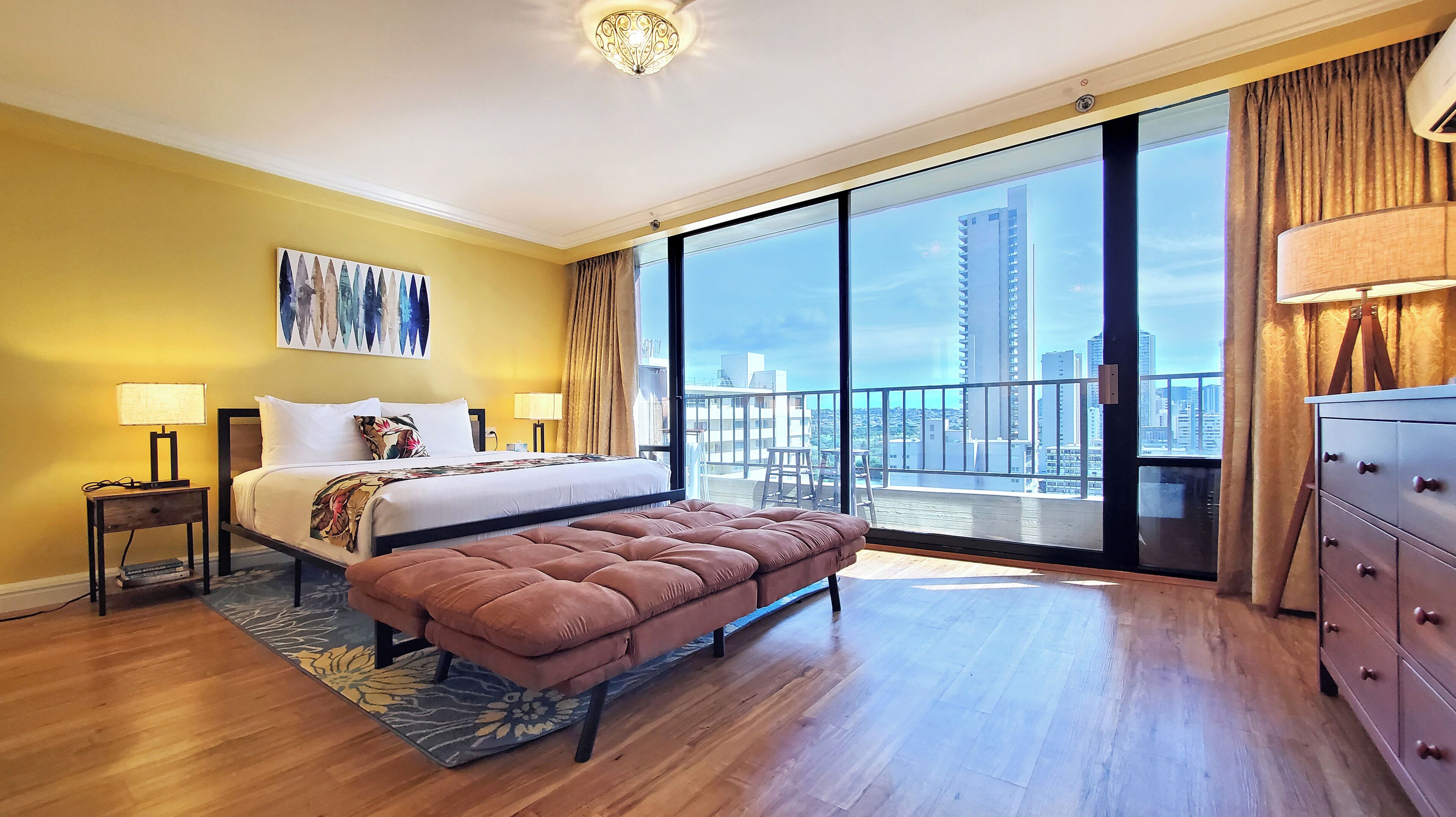 Royal Gardens Waikiki - Sleeps 3 Full Kitchen