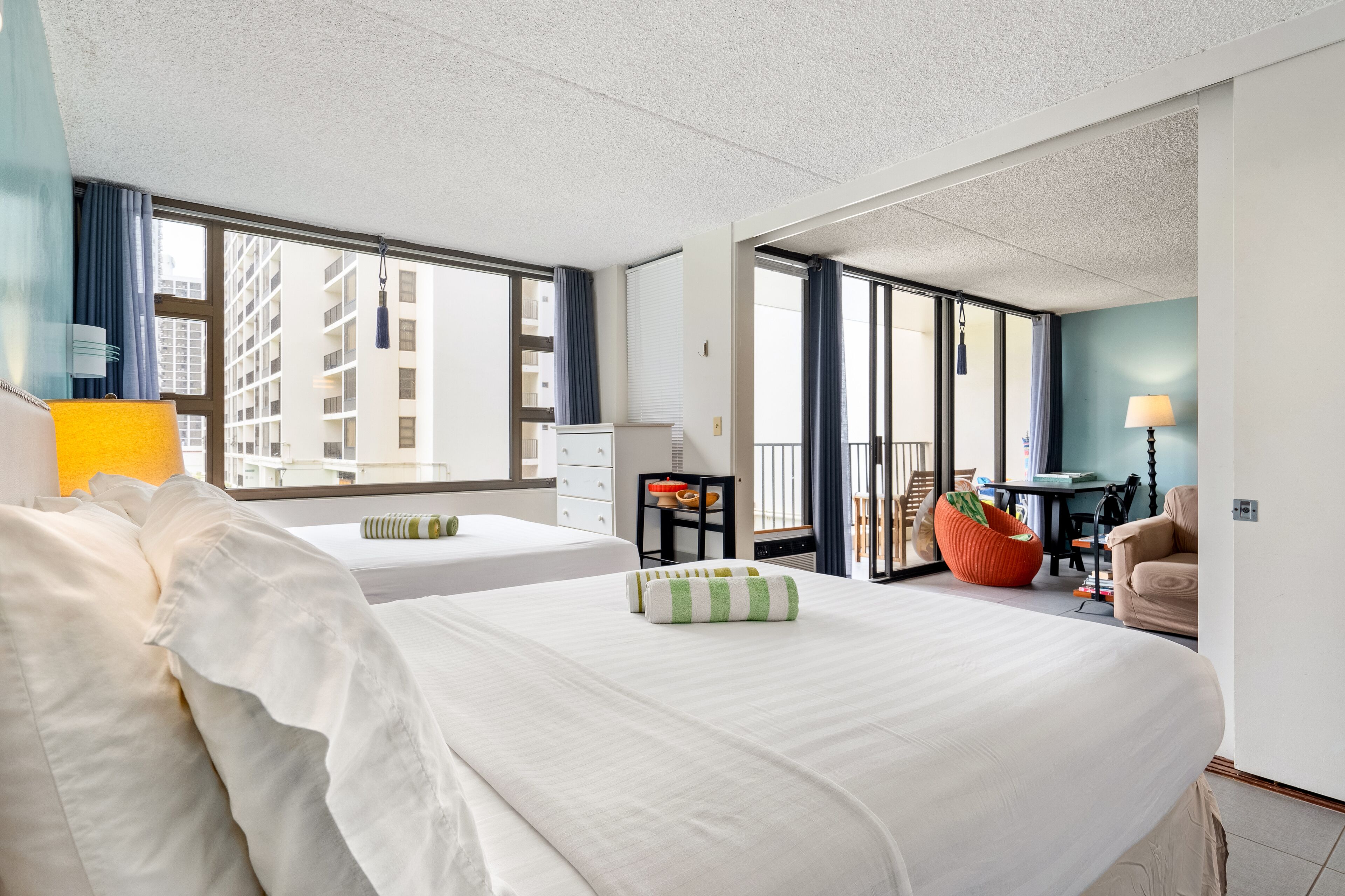 1 Bedroom Condo, 2 Queen Beds, Full kitchen & Free Parking