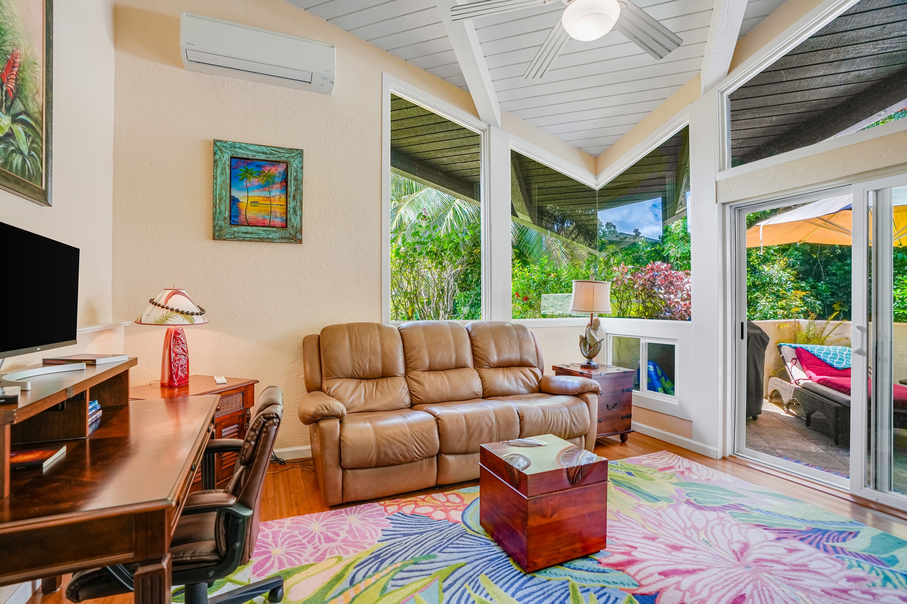 Free standing cottage, providing a lot of privacy. Low traffic around property.