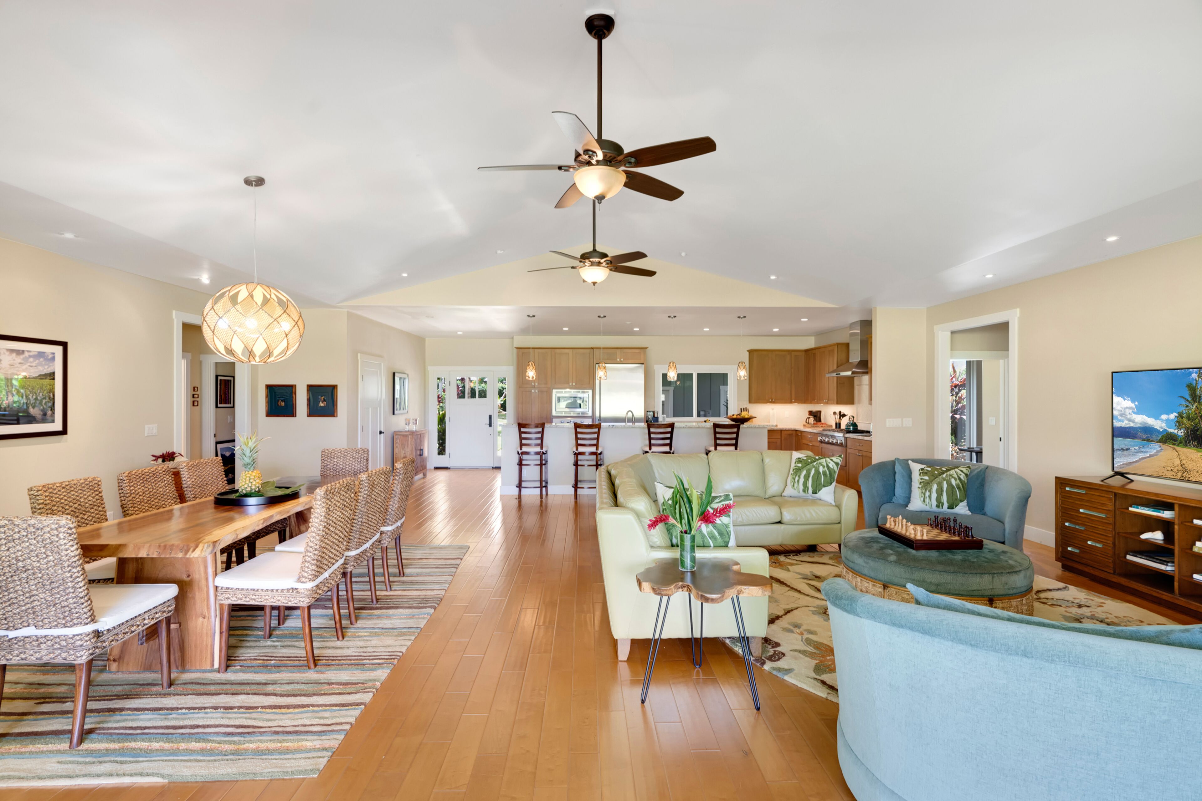 Hale Alaula, Elegant Hawaiian Home at exclusive Sunset Drive