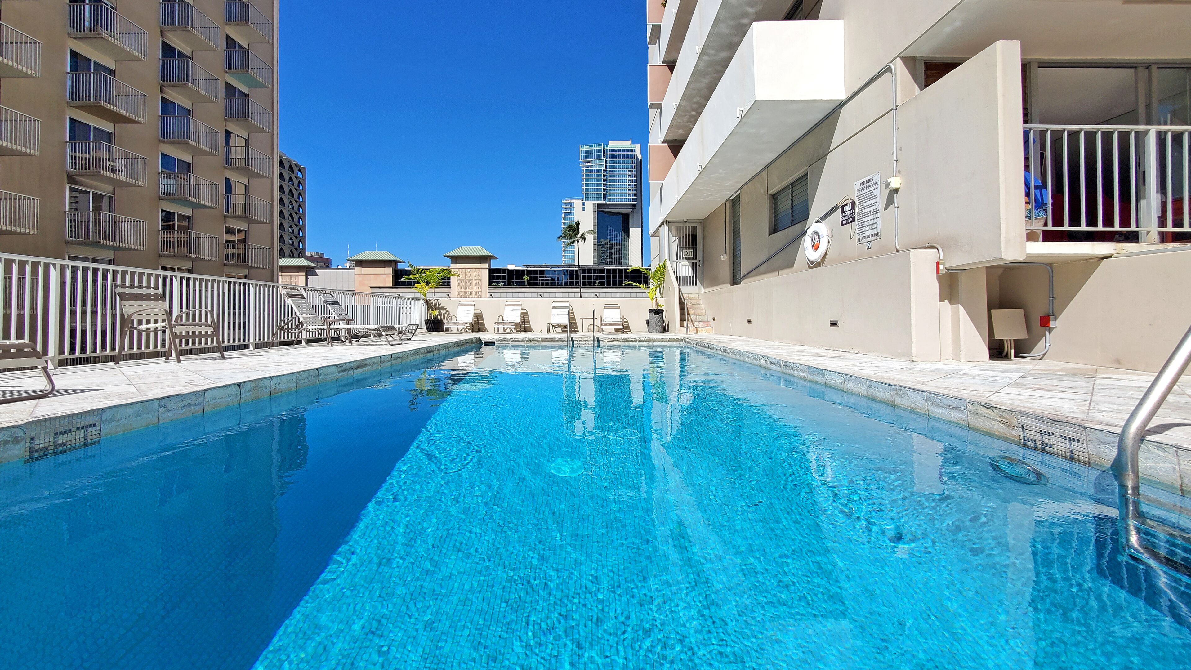 King bed & Futon, Waikiki Studio with a view, kitchen & Free parking