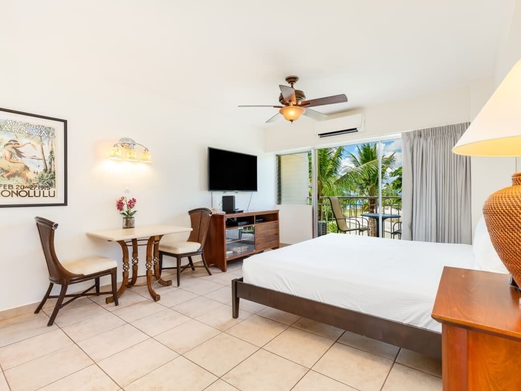 Park Views w/Kitchenette, Lanai - Waikīkī Shore #415