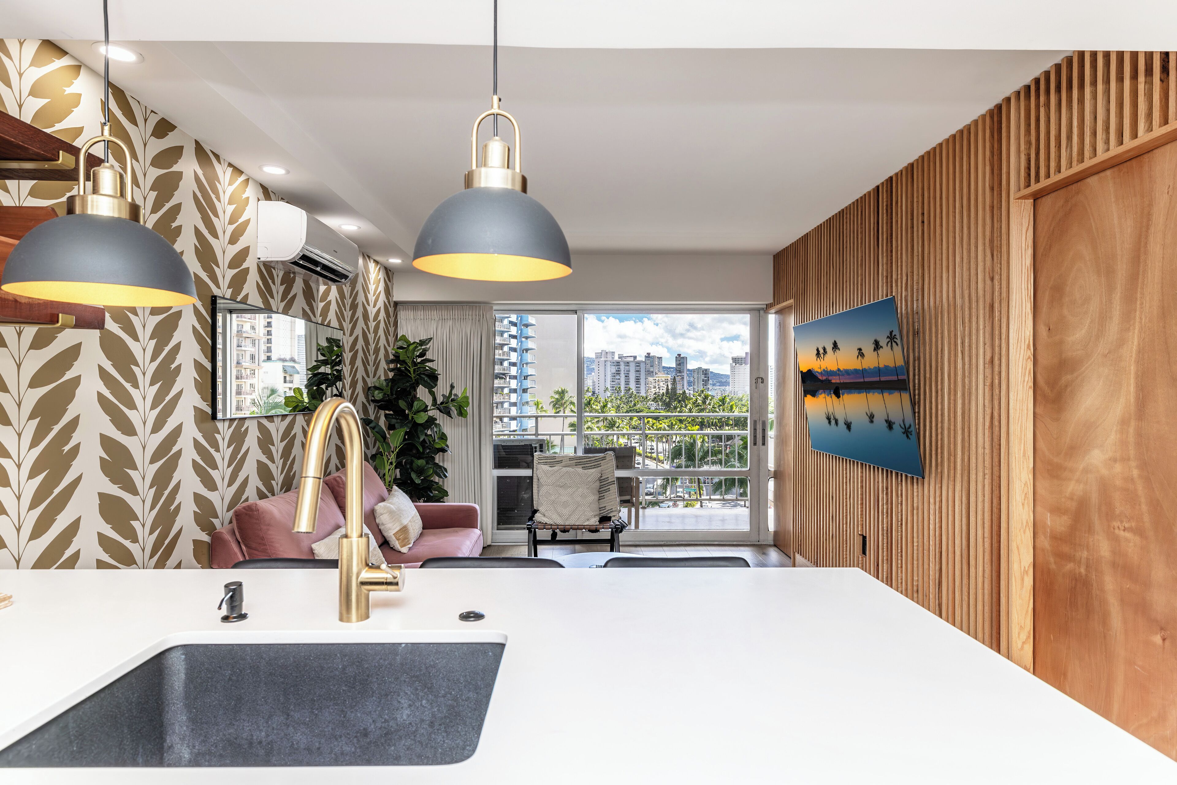 Contemporary City View One Bedroom Condo at the Ilikai w/King Bed & AC!