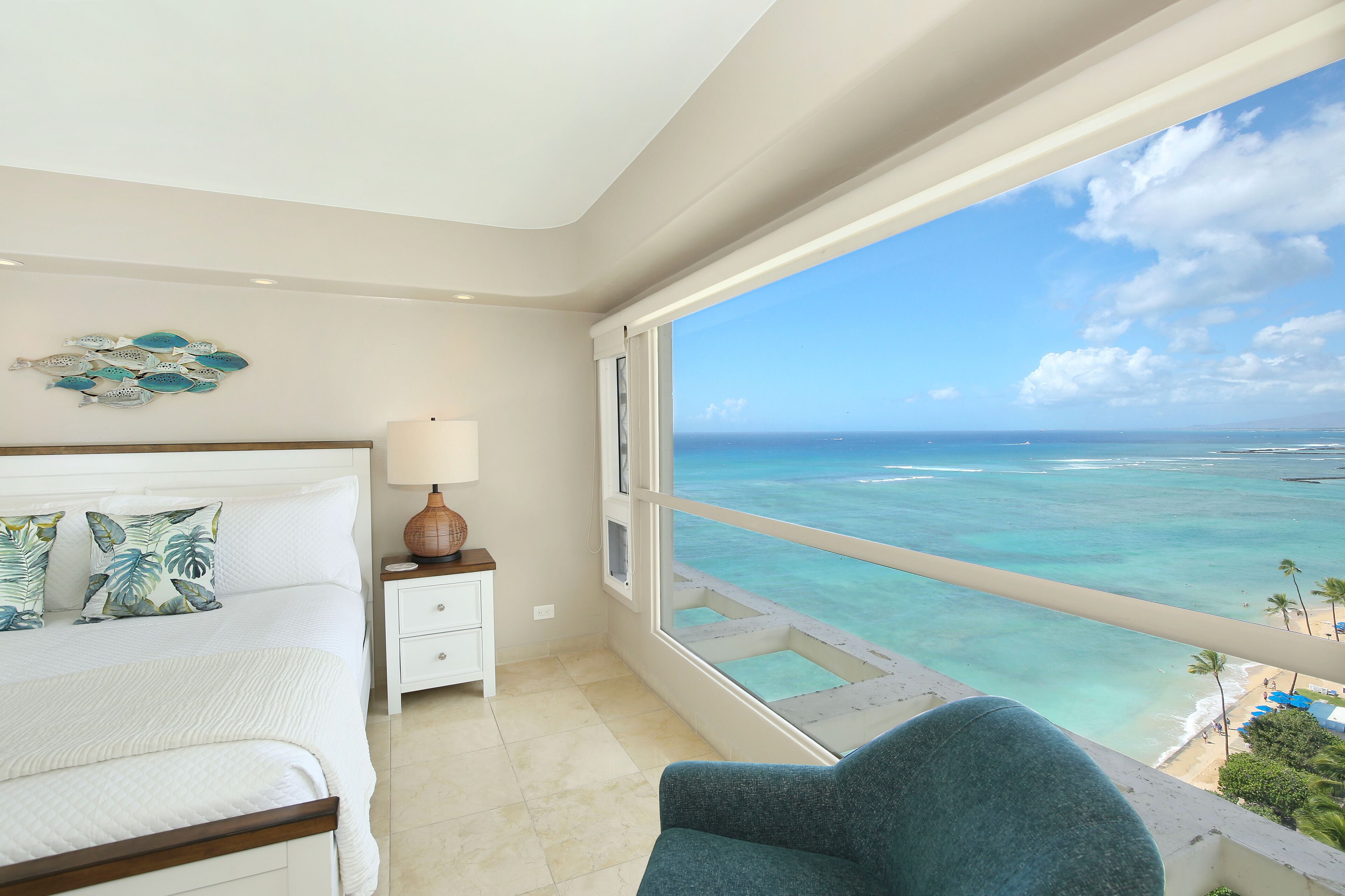 Breathtaking ocean vistas from Waikiki Shore luxury penthouse suite!