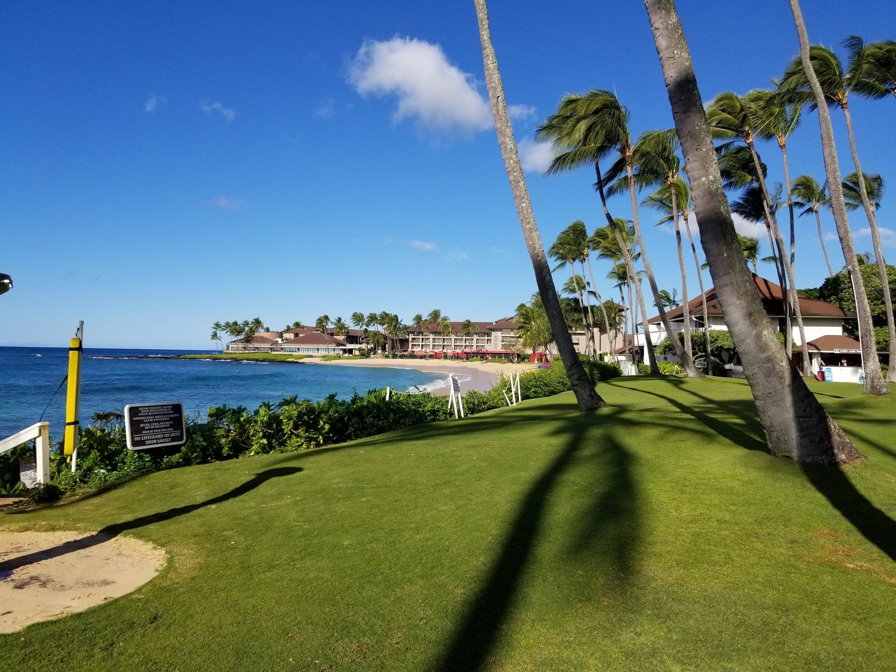 Private Garden Oasis steps to the Beach. Unit 46  Nice Ground Floor End Unit, AC