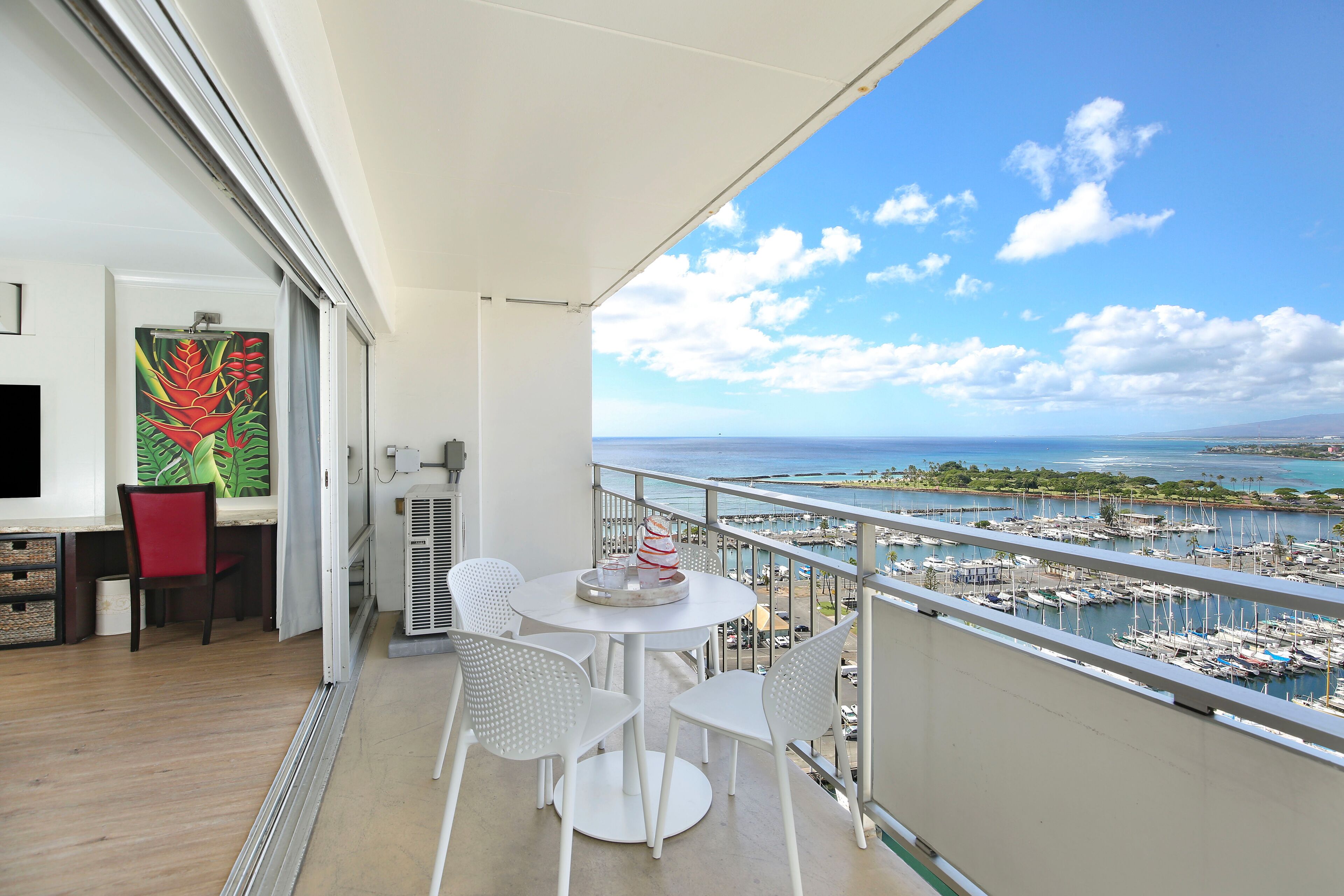Gorgeous Ocean & Marina Views at The Ilikai! Close to Beach! Free Parking!
